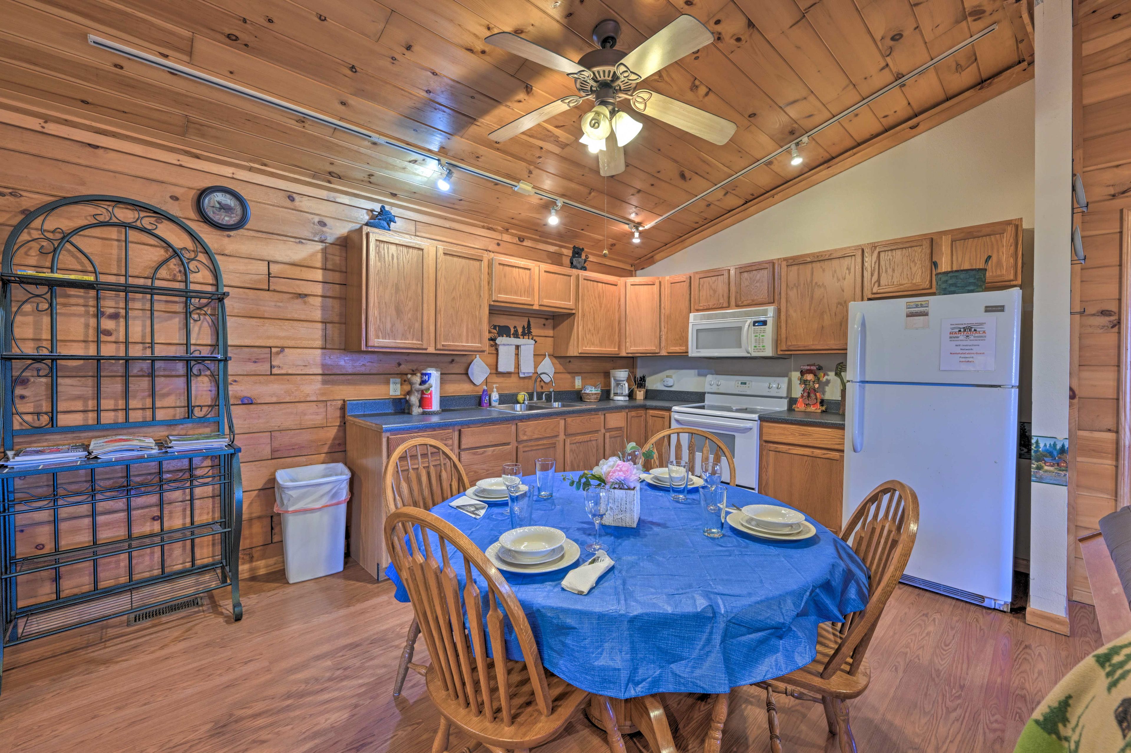 Kitchen & Dining Area