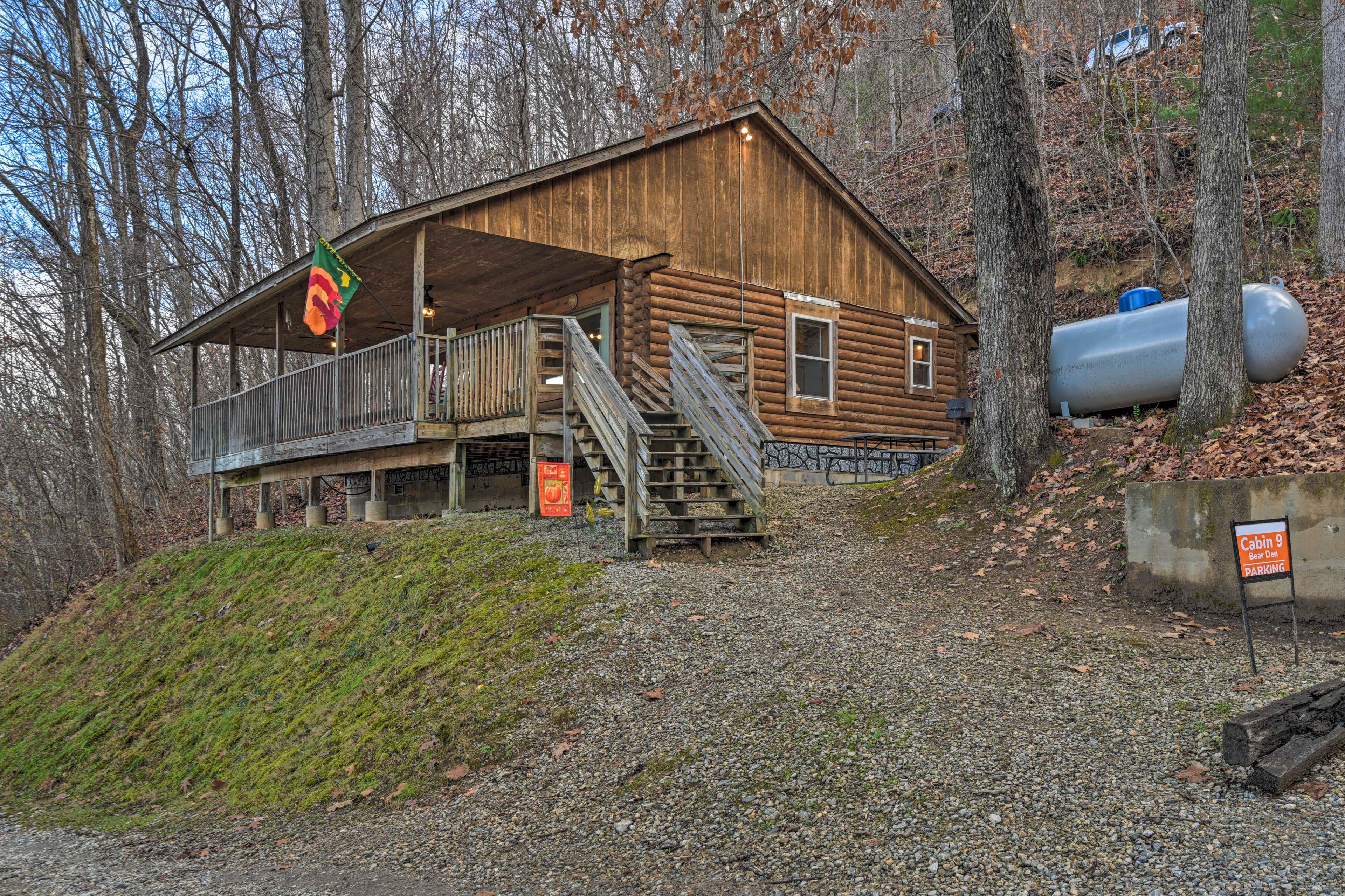 Property Exterior | Driveway Parking
