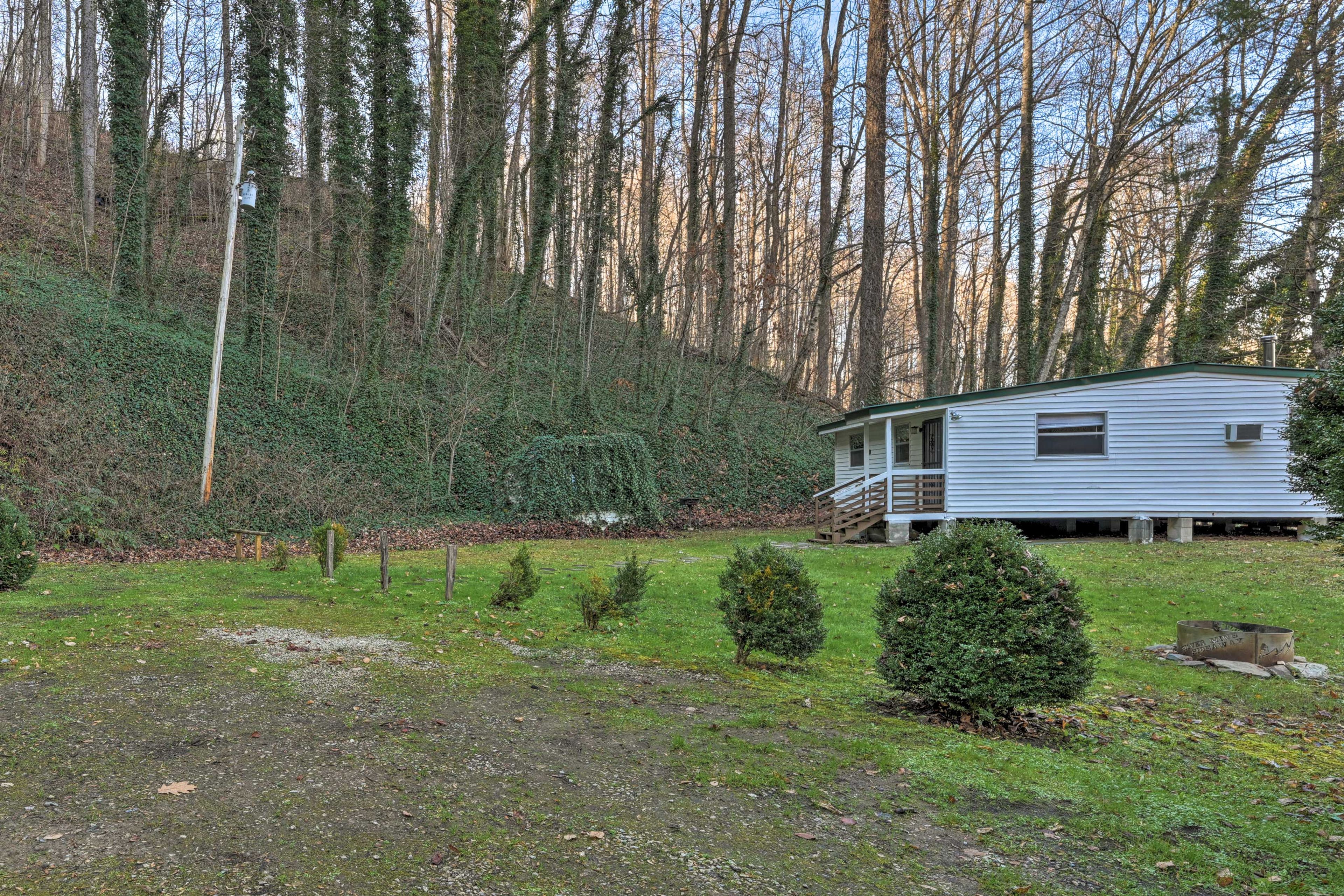 Parking | Driveway (Ample Space)