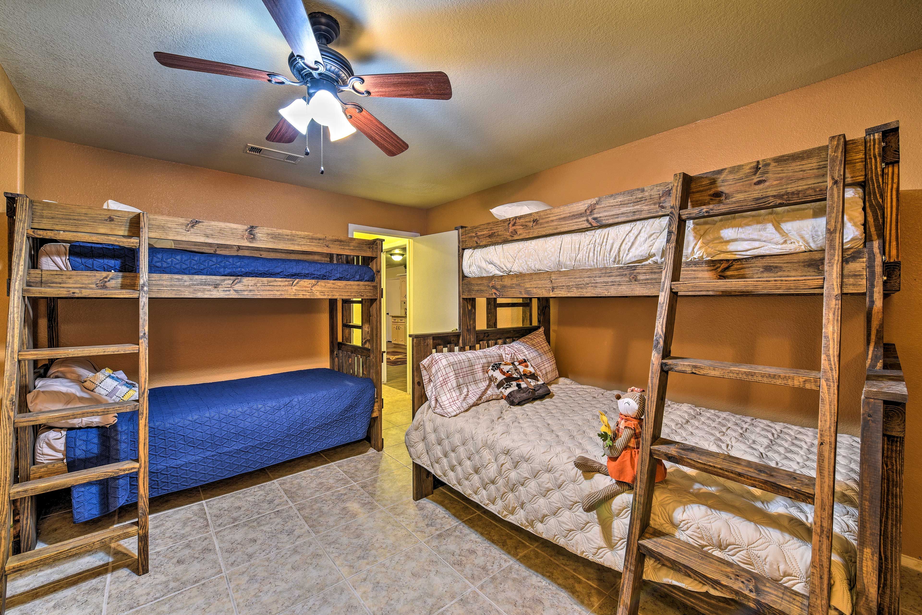 Bedroom 4 | Twin Bunk Bed | Twin/Full Bunk Bed
