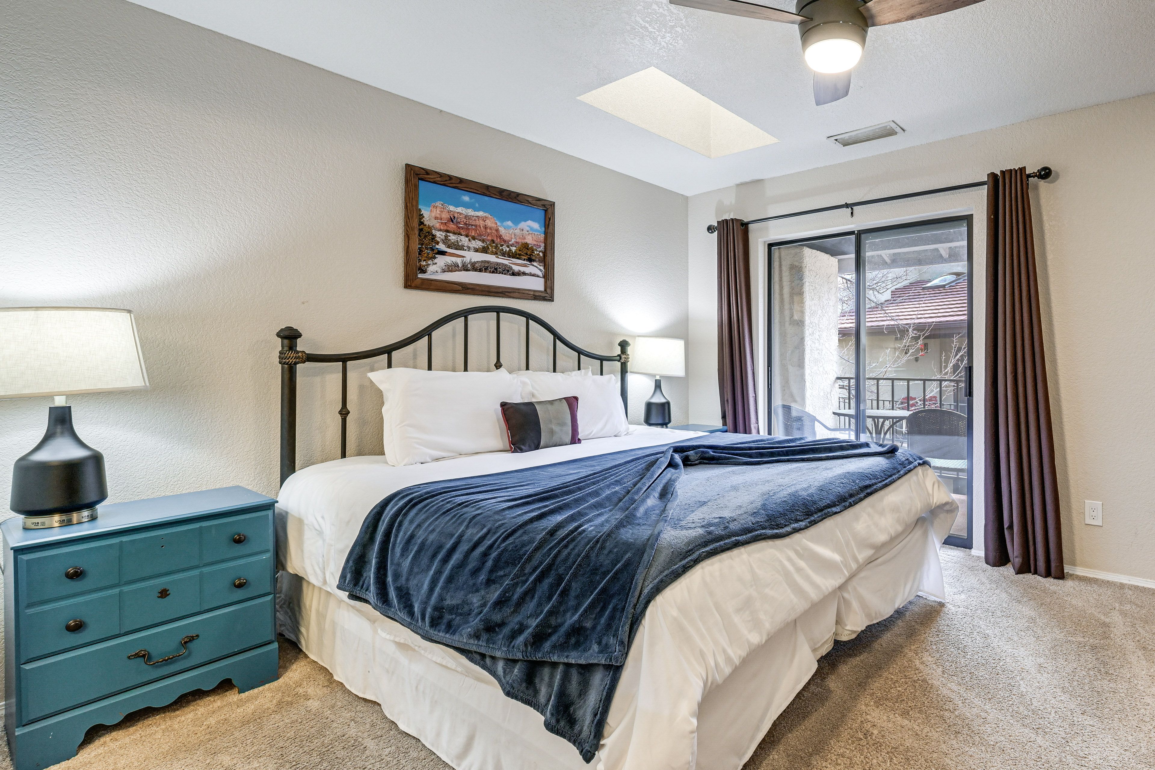 Bedroom 1 | King Bed