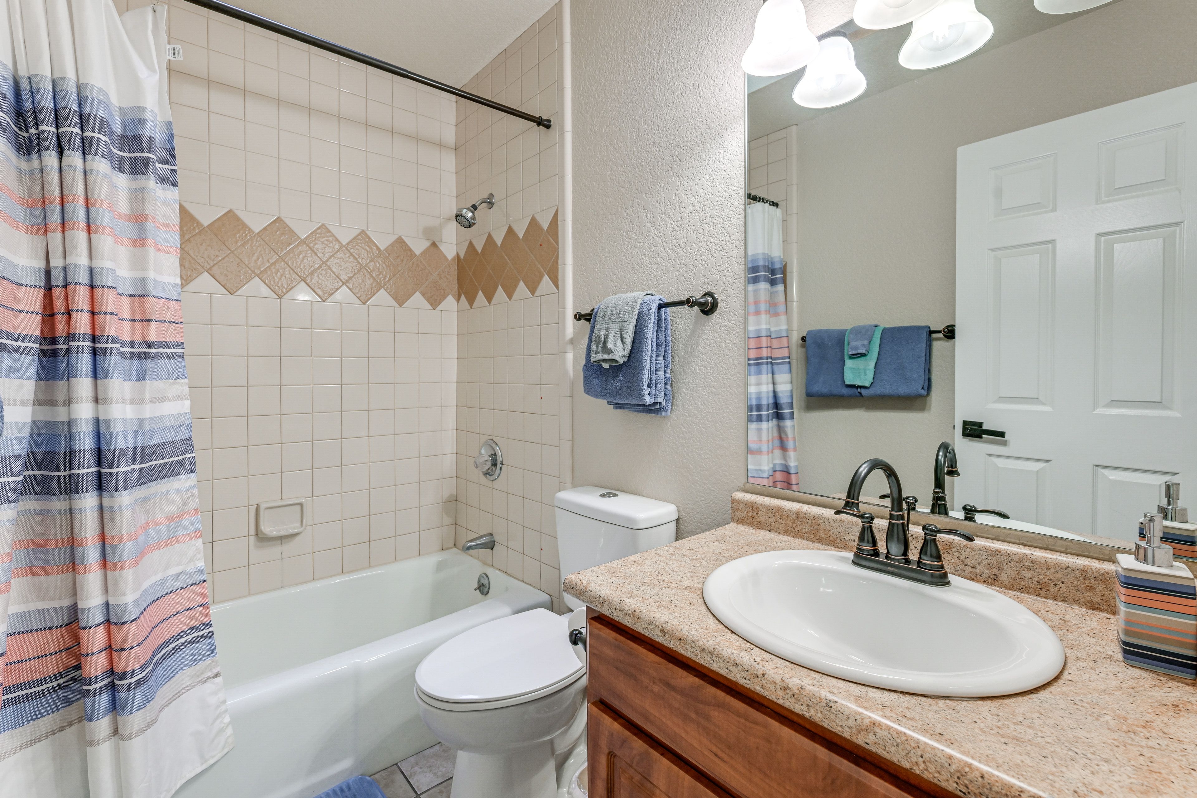 Full Bathroom | Linens/Towels