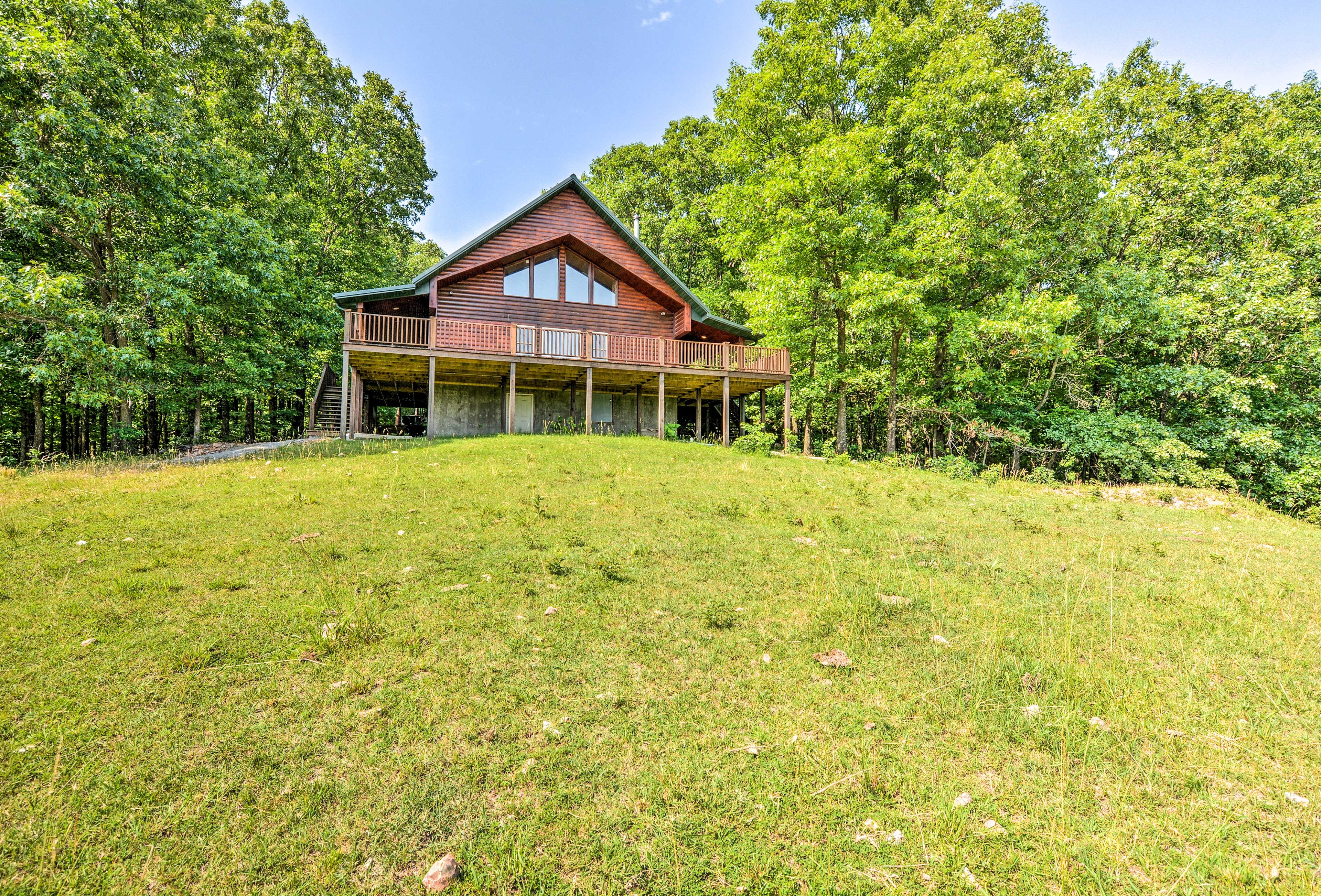 Fairland Vacation Rental | 3BR | 2BA | Stairs Required | 3,000 Sq Ft