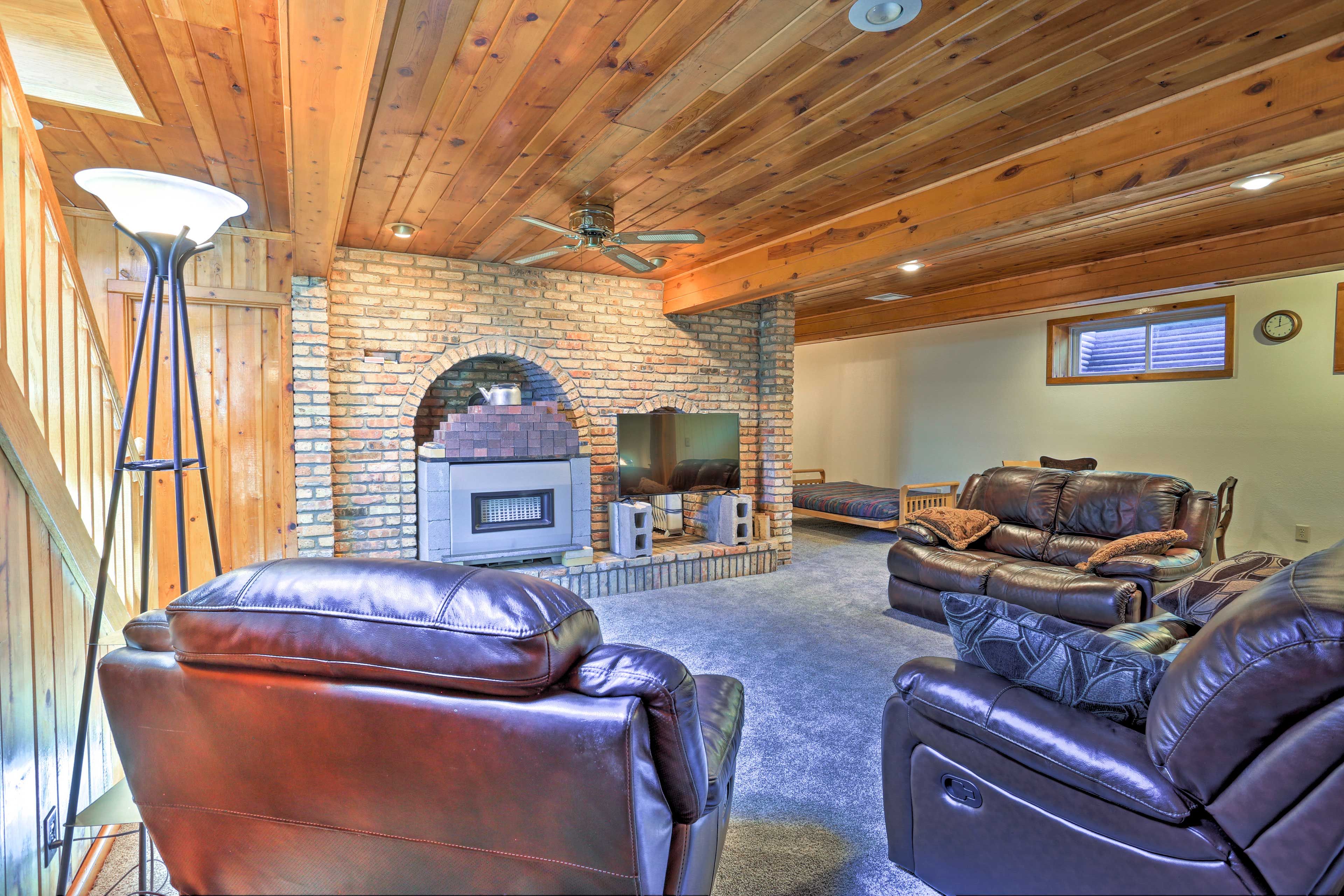 Additional Sleeping Area (Basement) | Futon