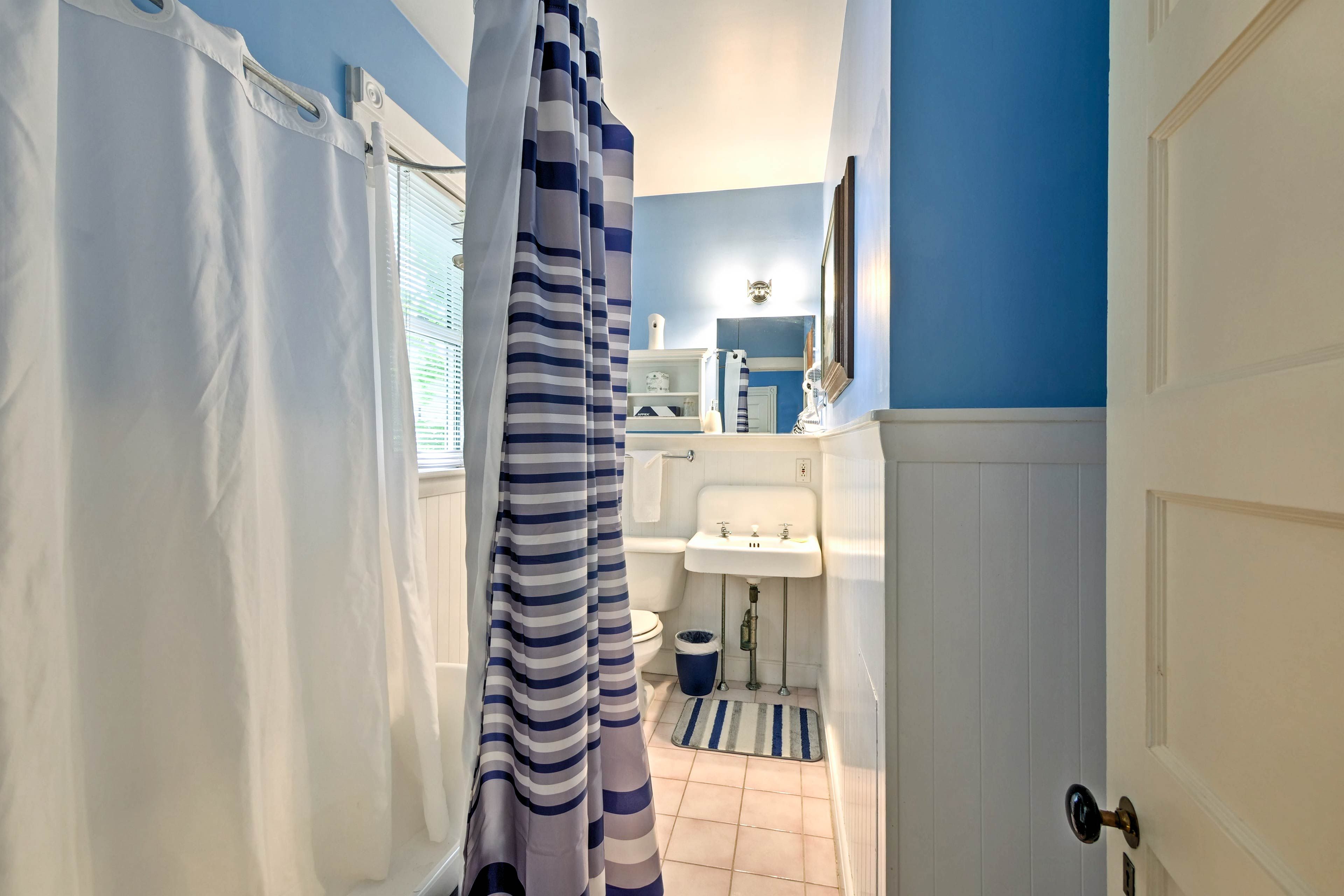 Full Bathroom