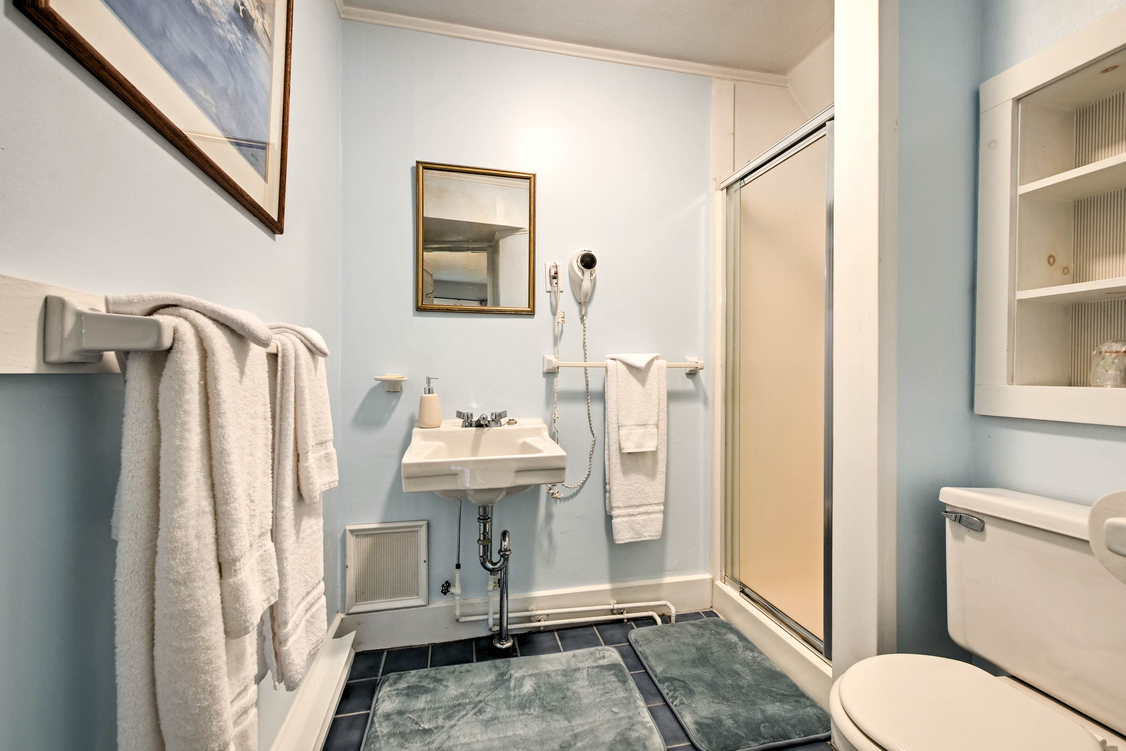 Full Bathroom
