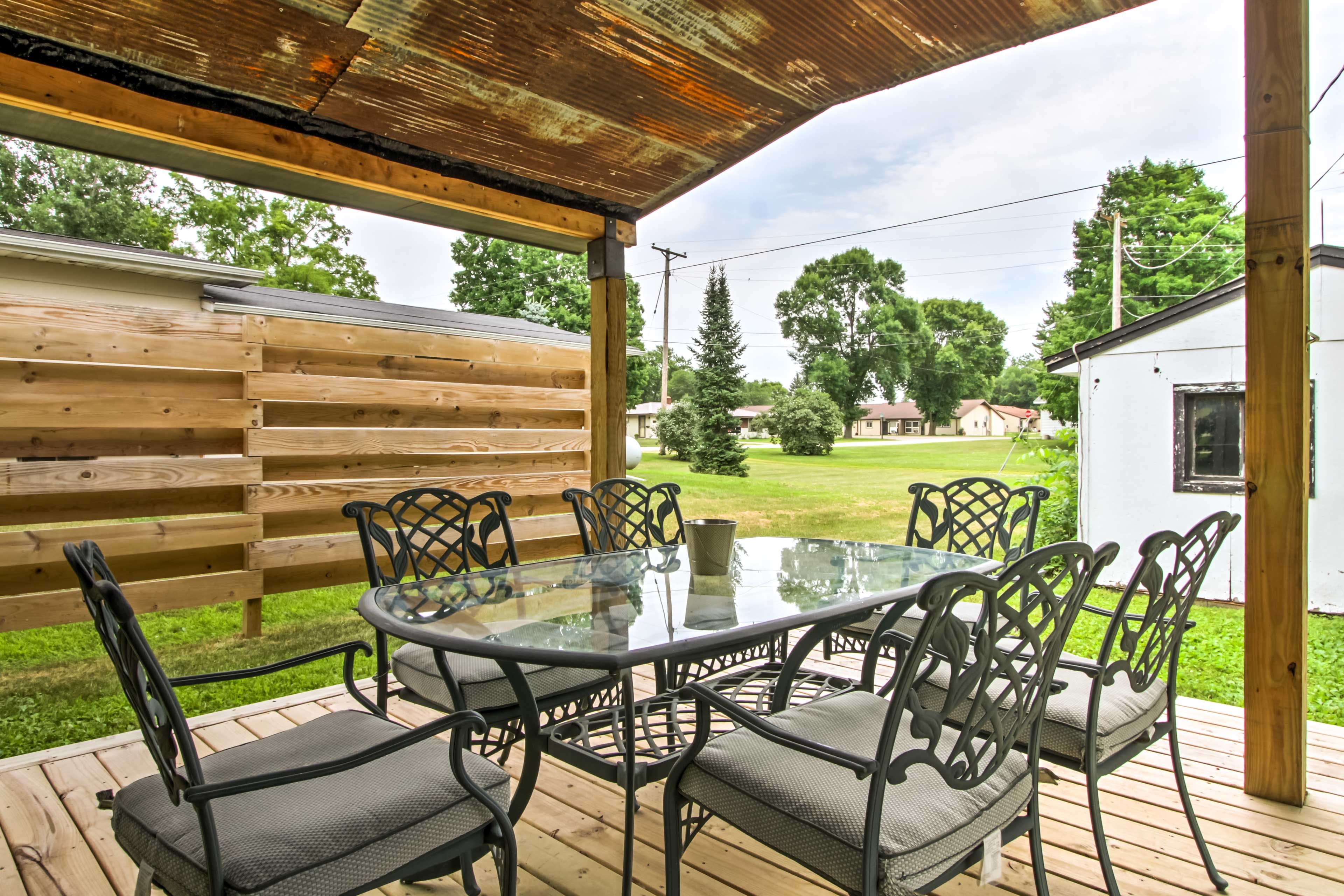 Private Covered Deck | Gas Grill