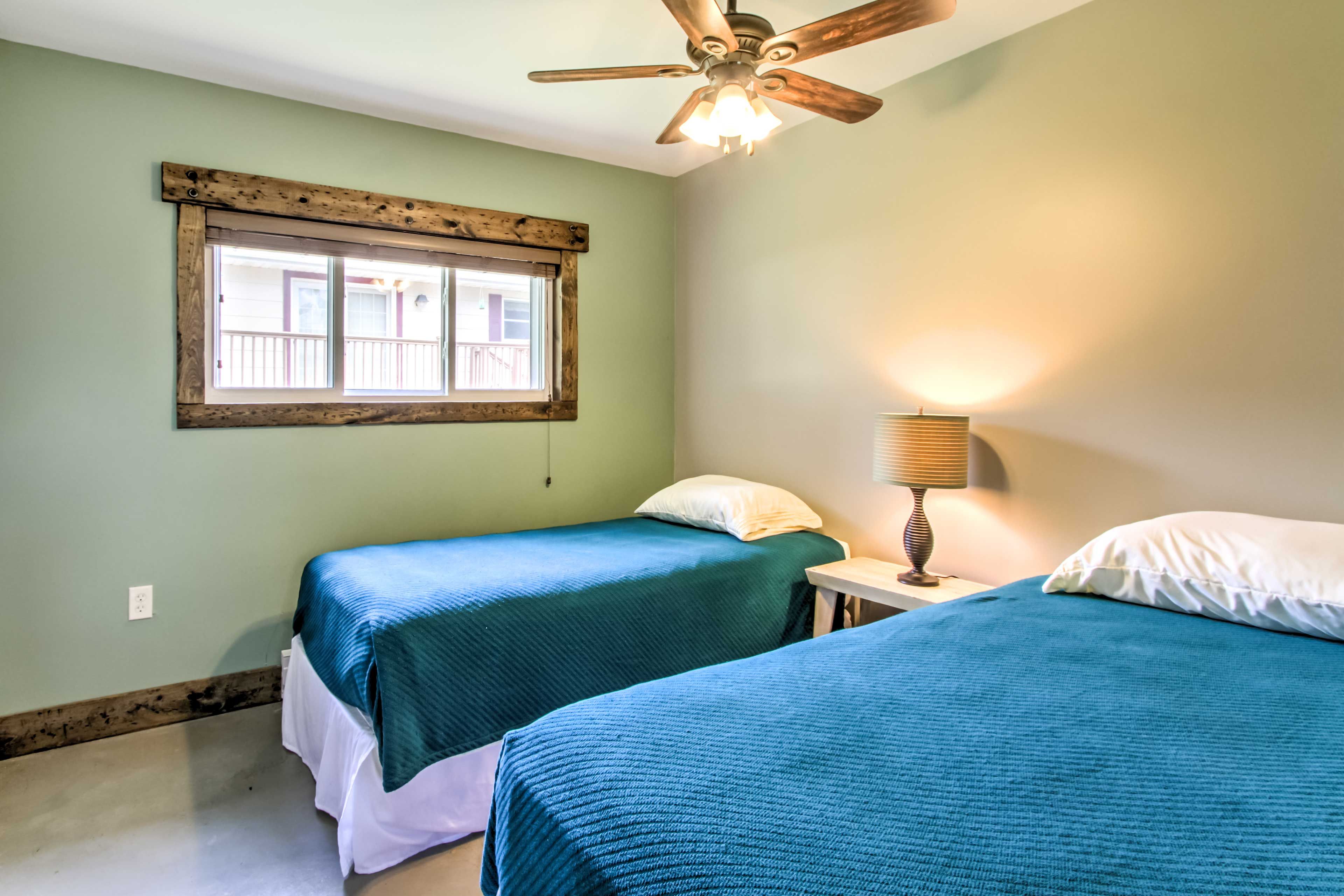 Bedroom 2 | 2 Twin Beds
