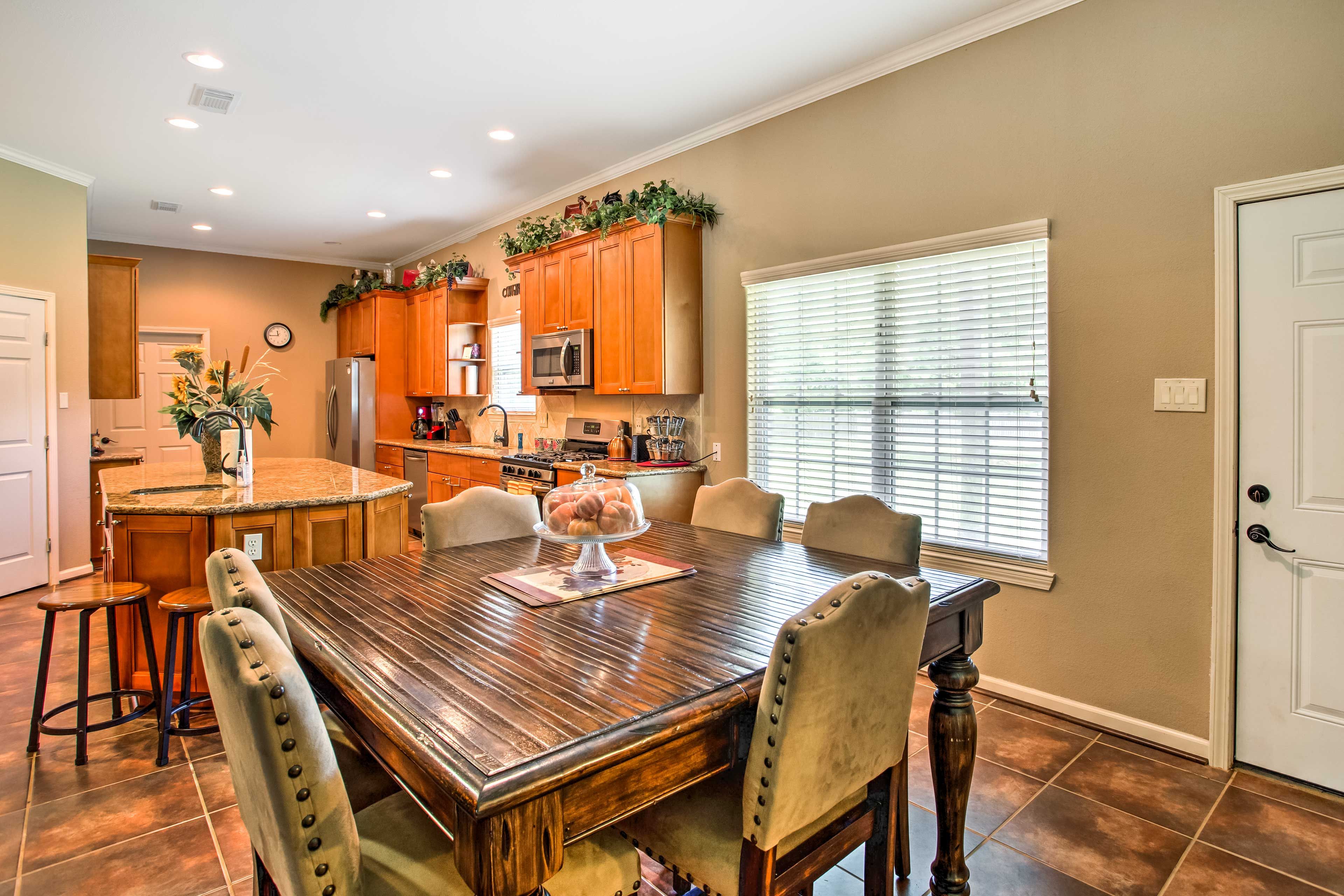 Dining Space | Dishware & Flatware