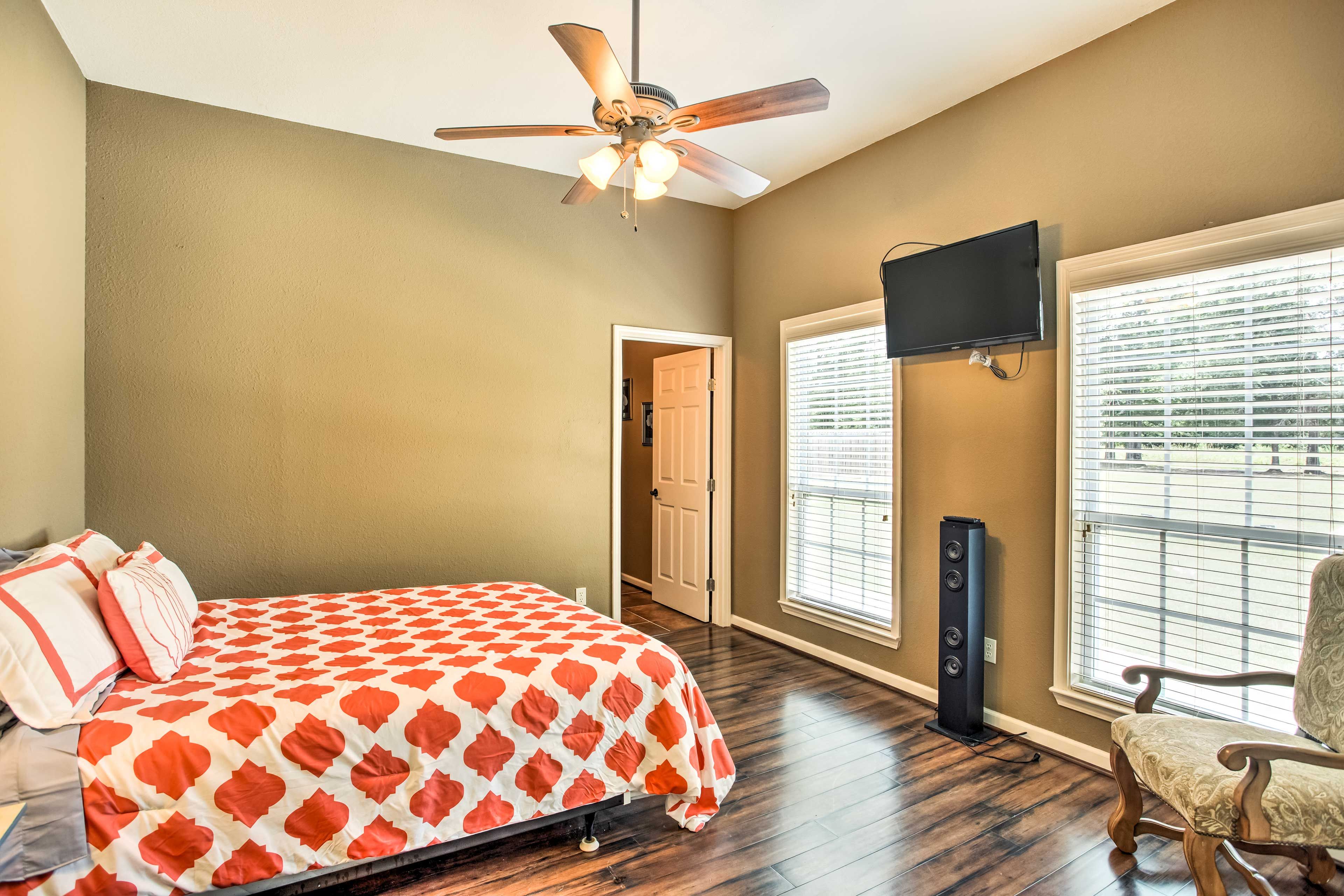Bedroom 3 | Queen Bed