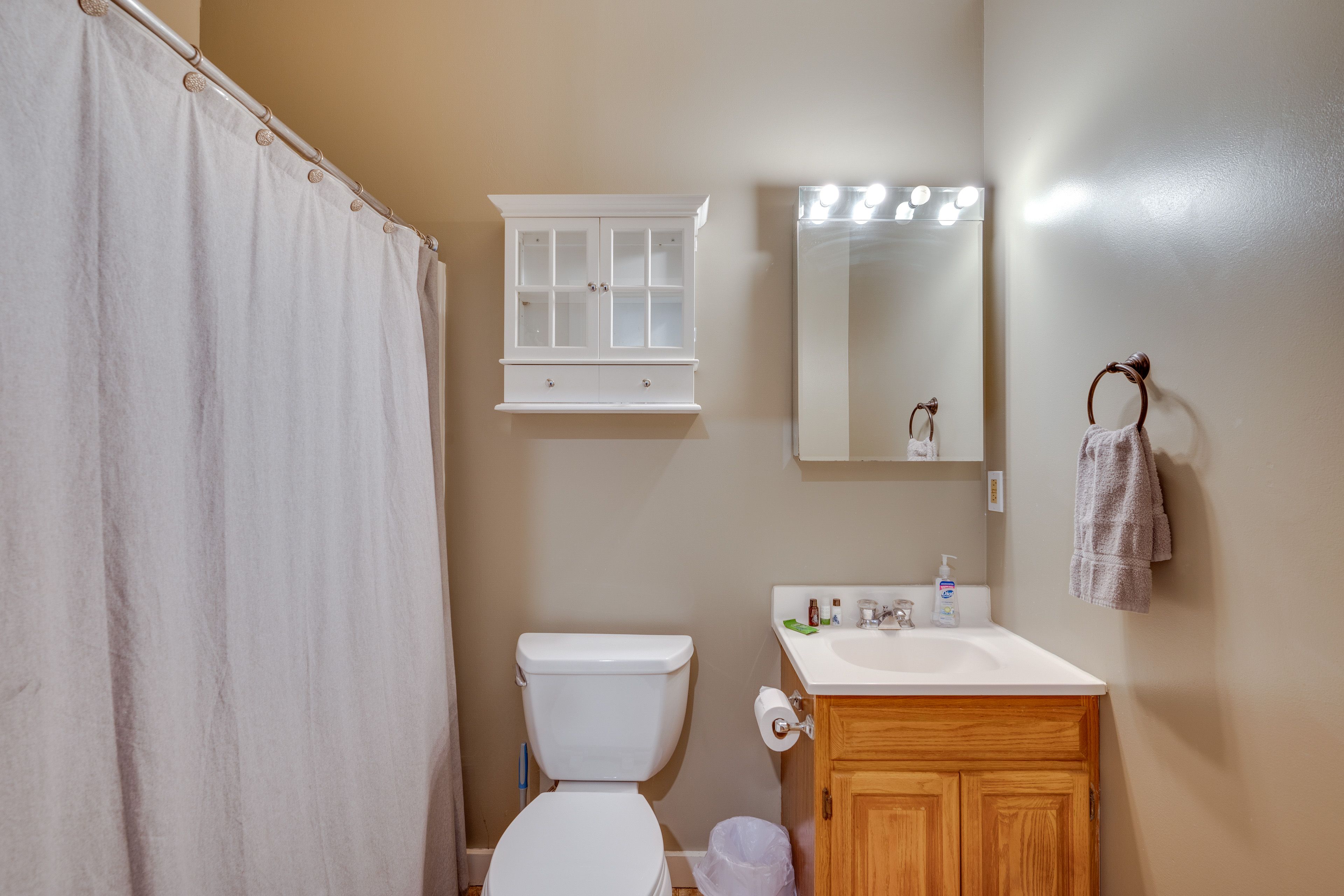 Full Bathroom