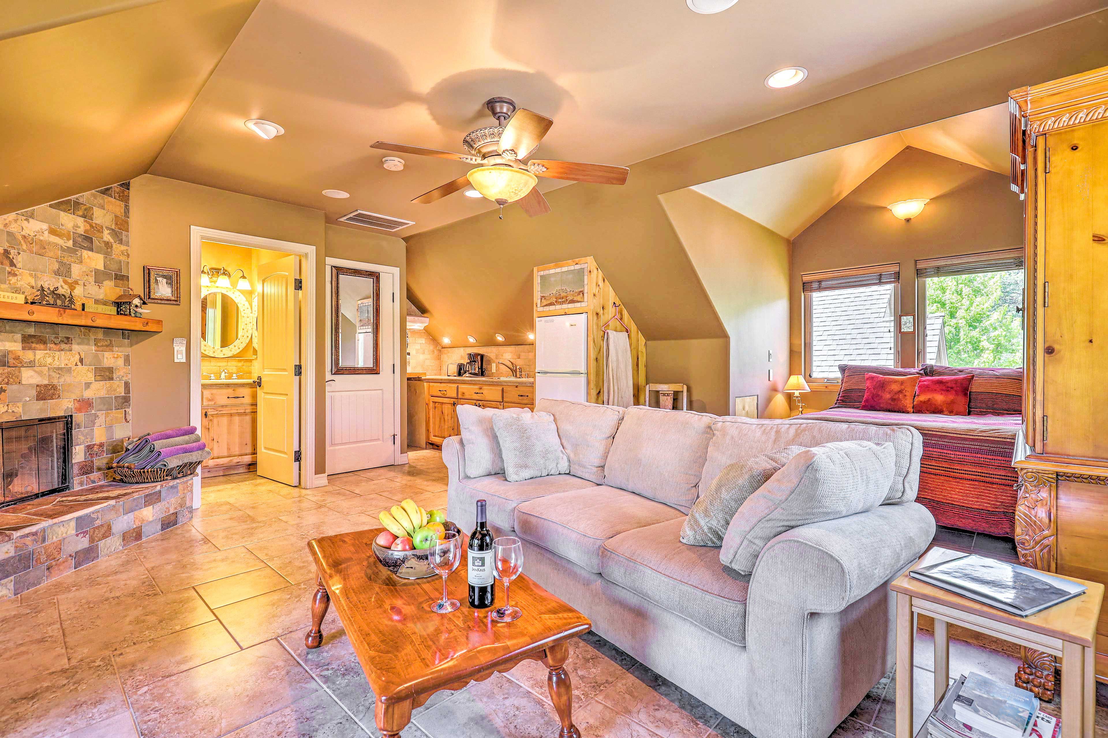 North Fork Vacation Rental | Studio | 1BA | 440 Sq Ft | Stairs Only Access