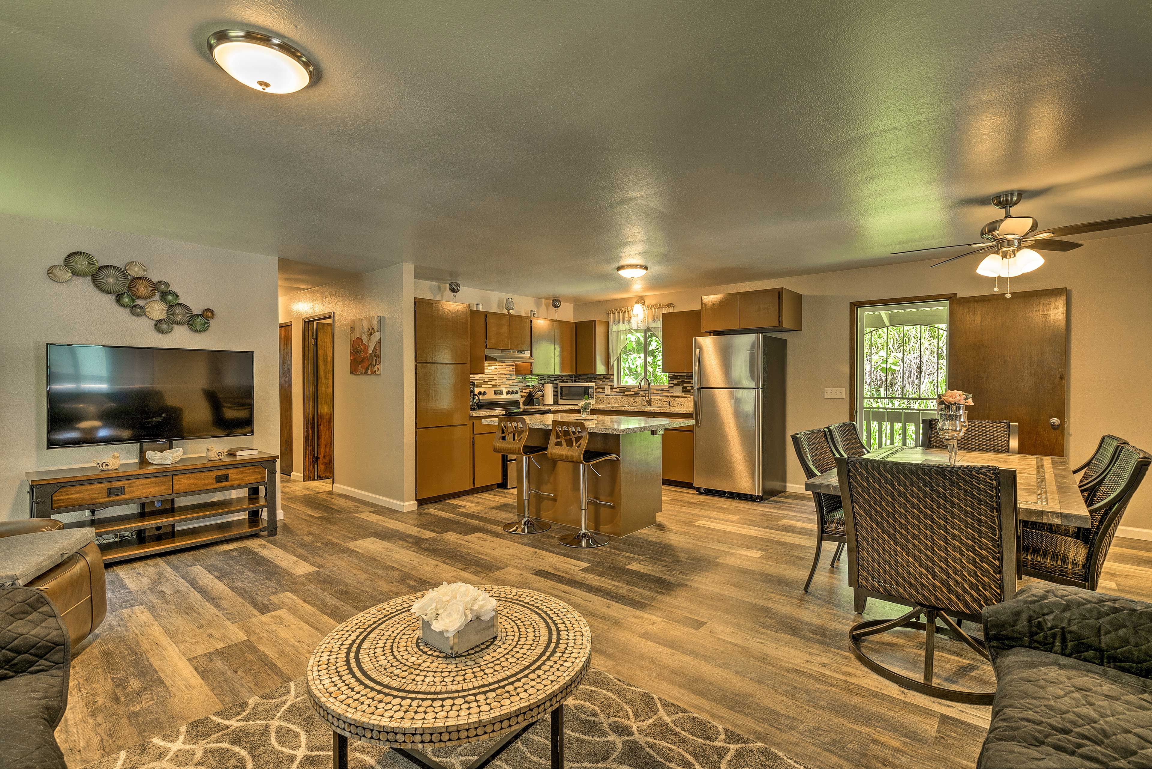 Papaikou Vacation Rental | 3BR | 2.5BA | 1,200 Sq Ft | Stairs Required