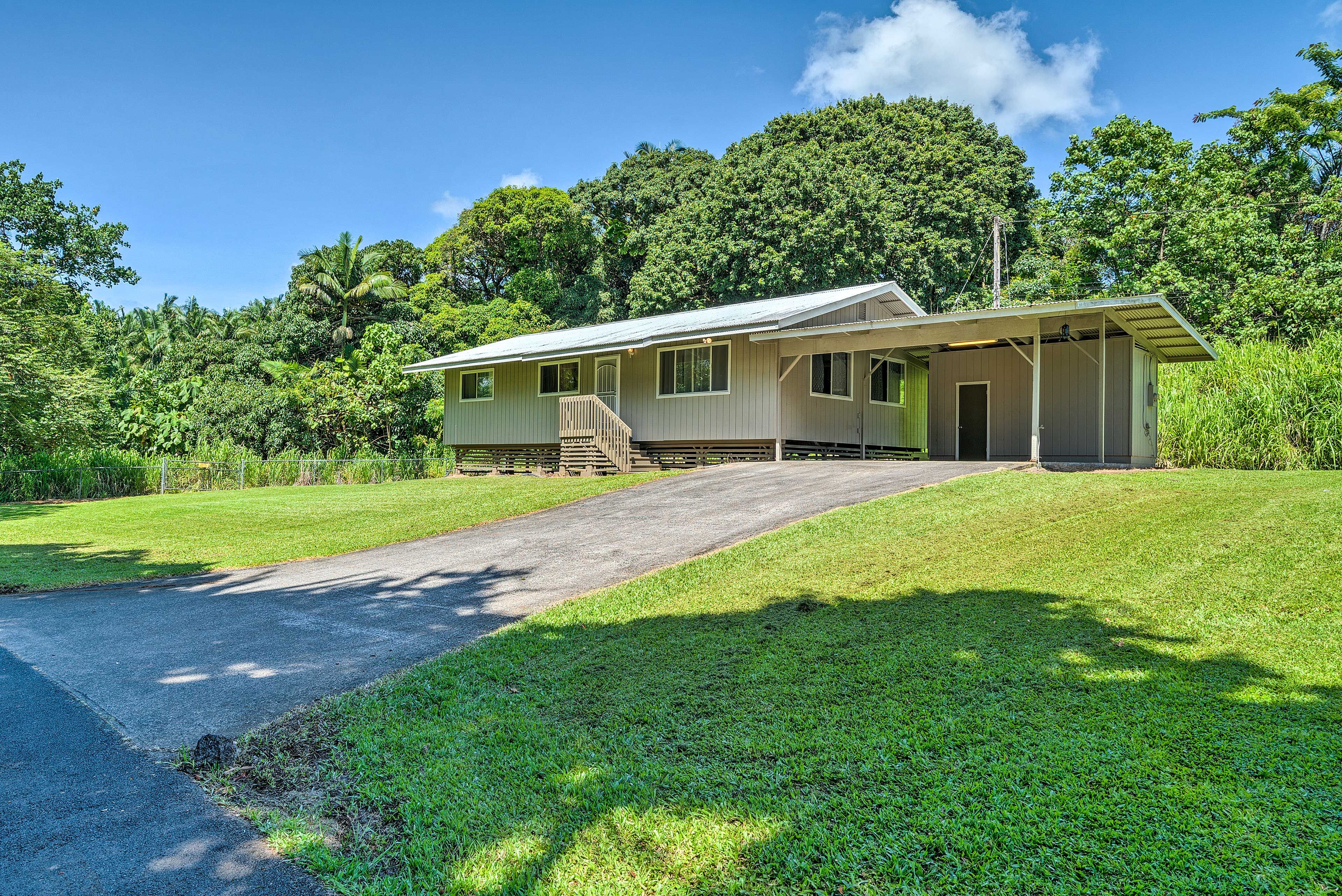 Parking | Carport (2 Vehicles) | Driveway (2 Vehicles)