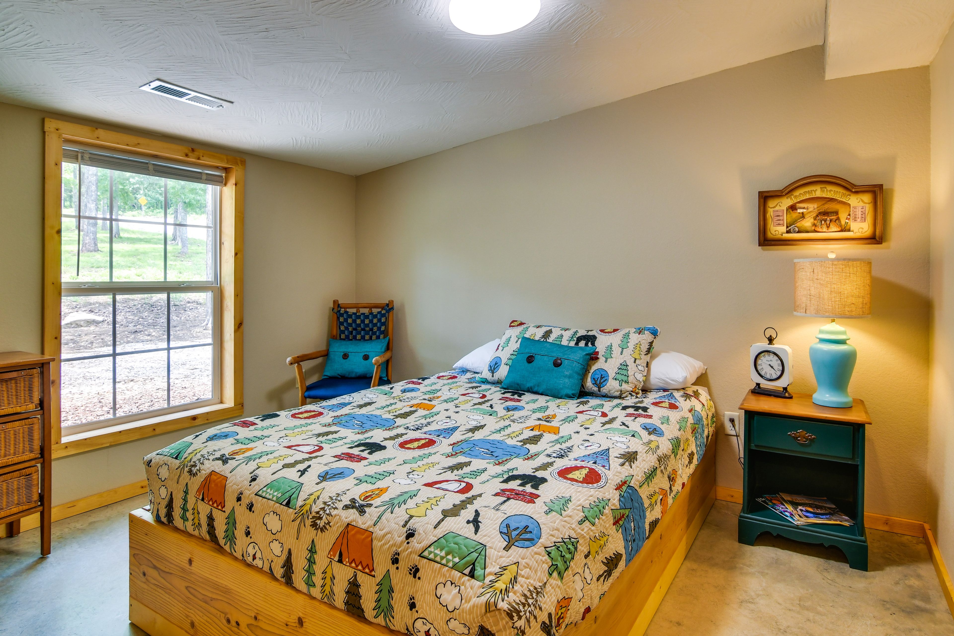 Bedroom 3 | Queen Bed
