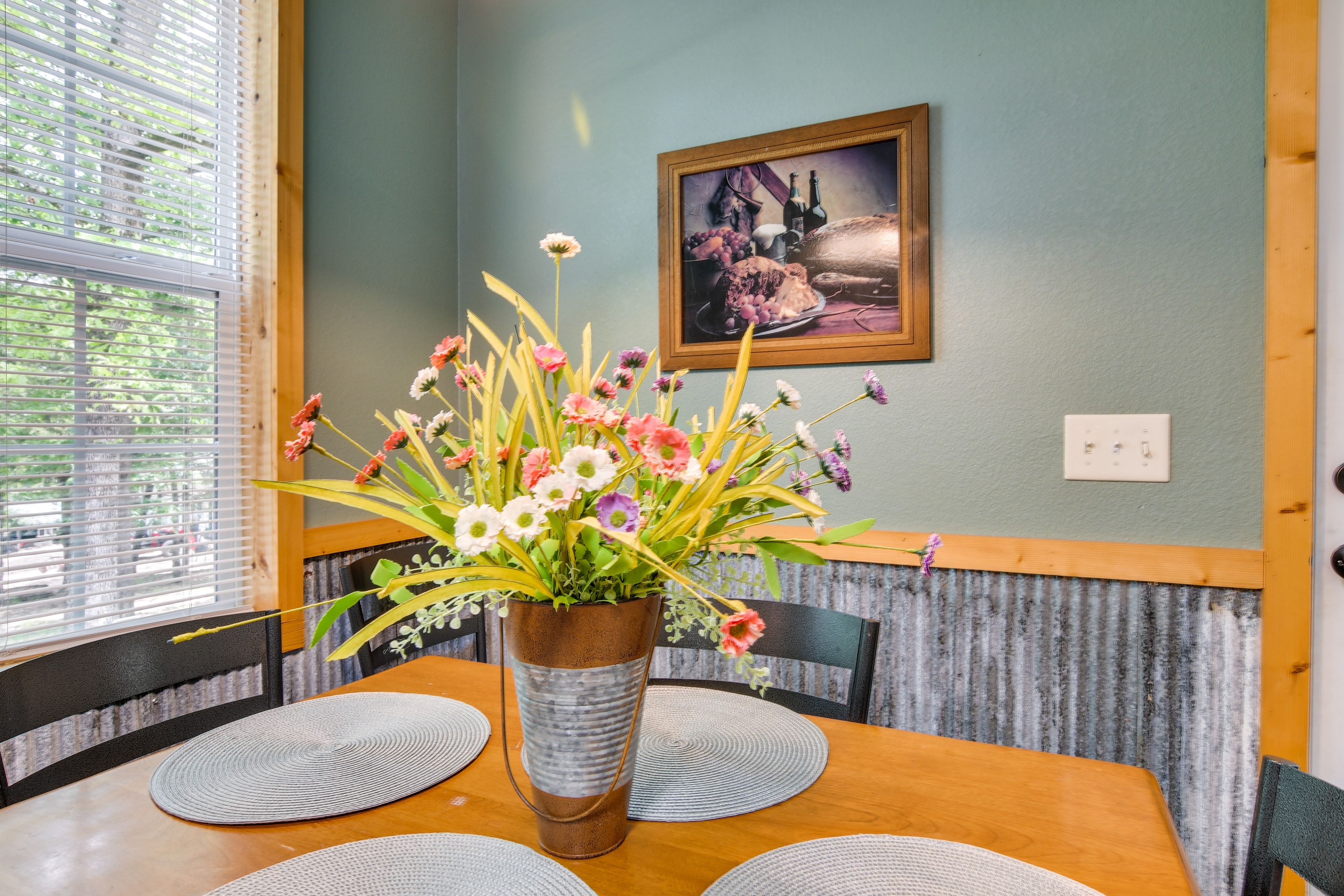 Dining Space | Dishware/Flatware