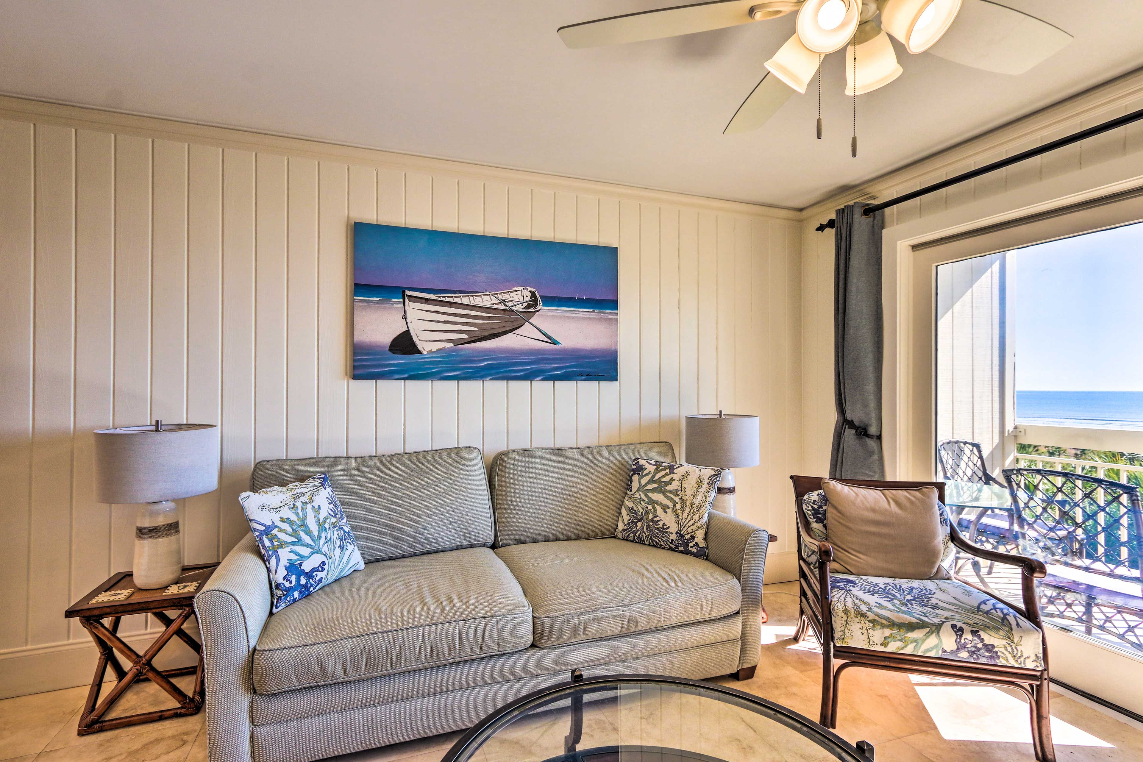 Living Room | Flat-Screen TV