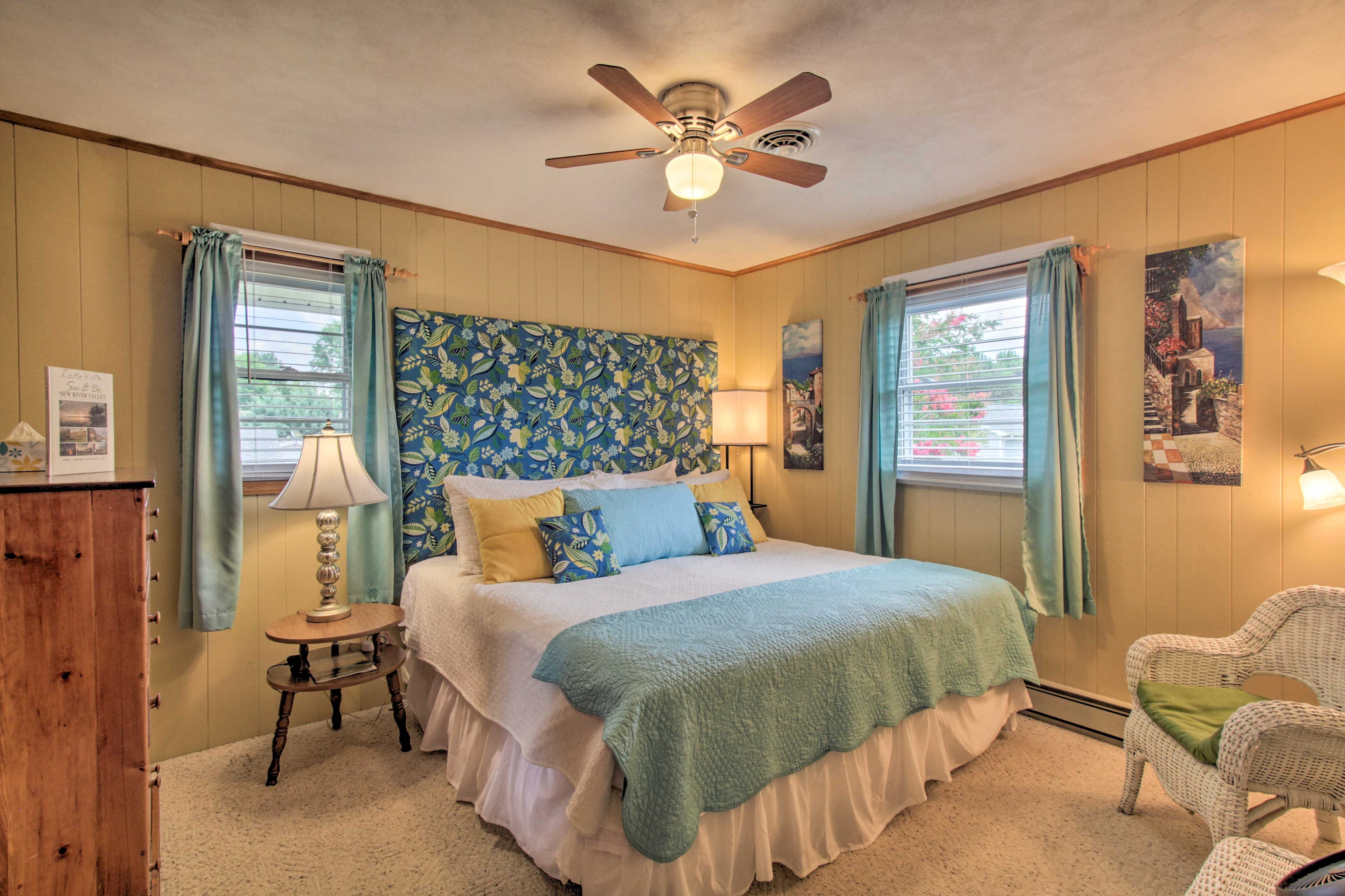 Bedroom 1 | Queen Bed | Linens Provided