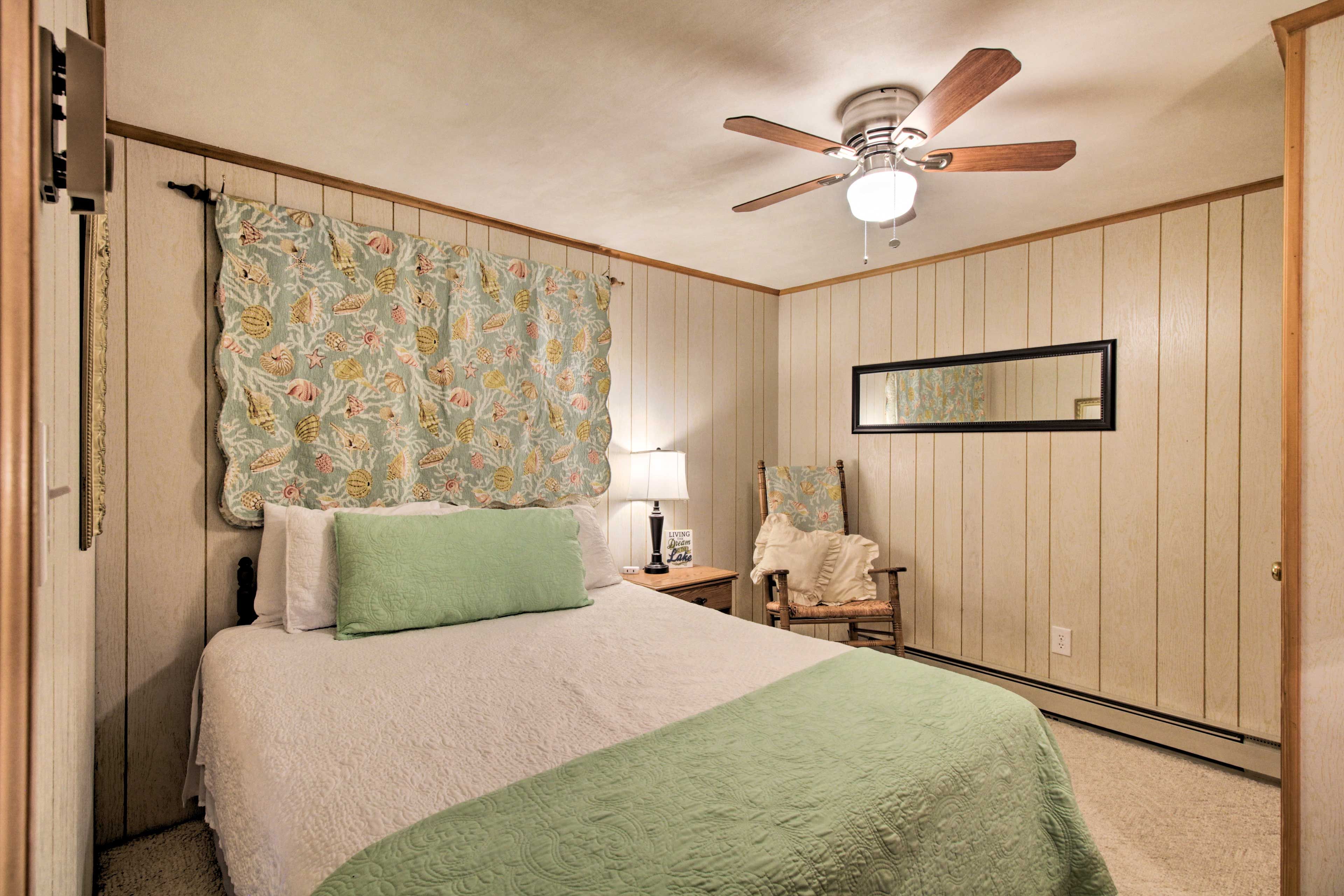 Bedroom 3 | Queen Bed