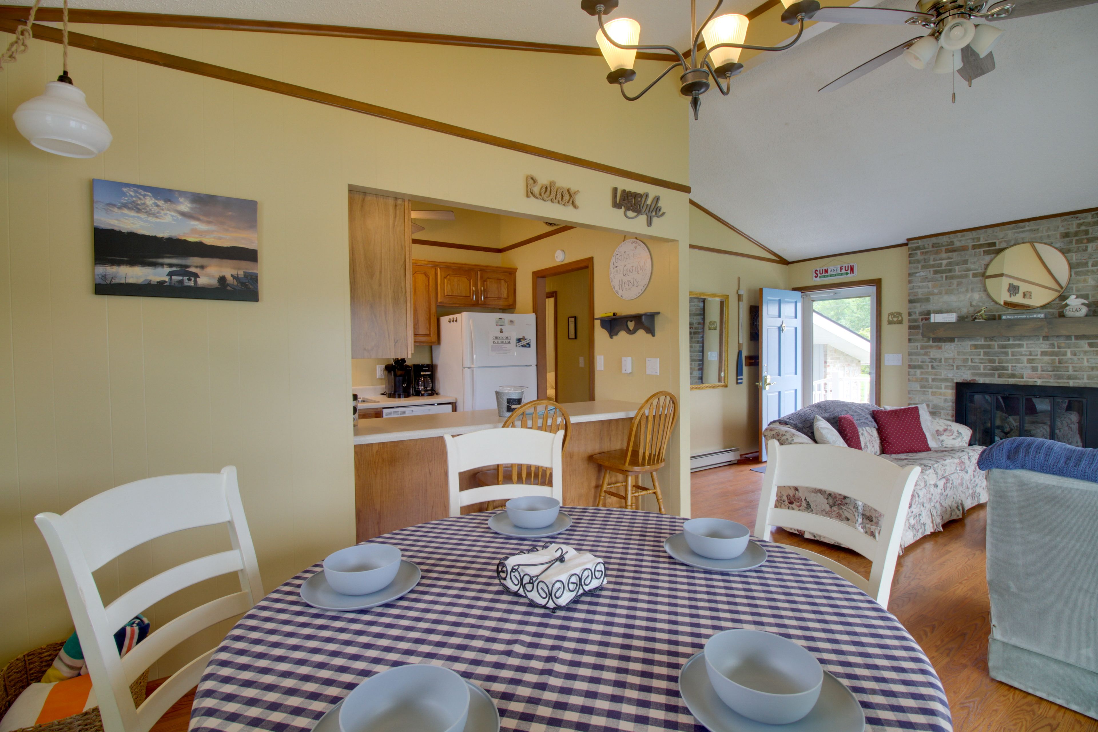 Dining Area | Lake Views | Free WiFi | Central A/C