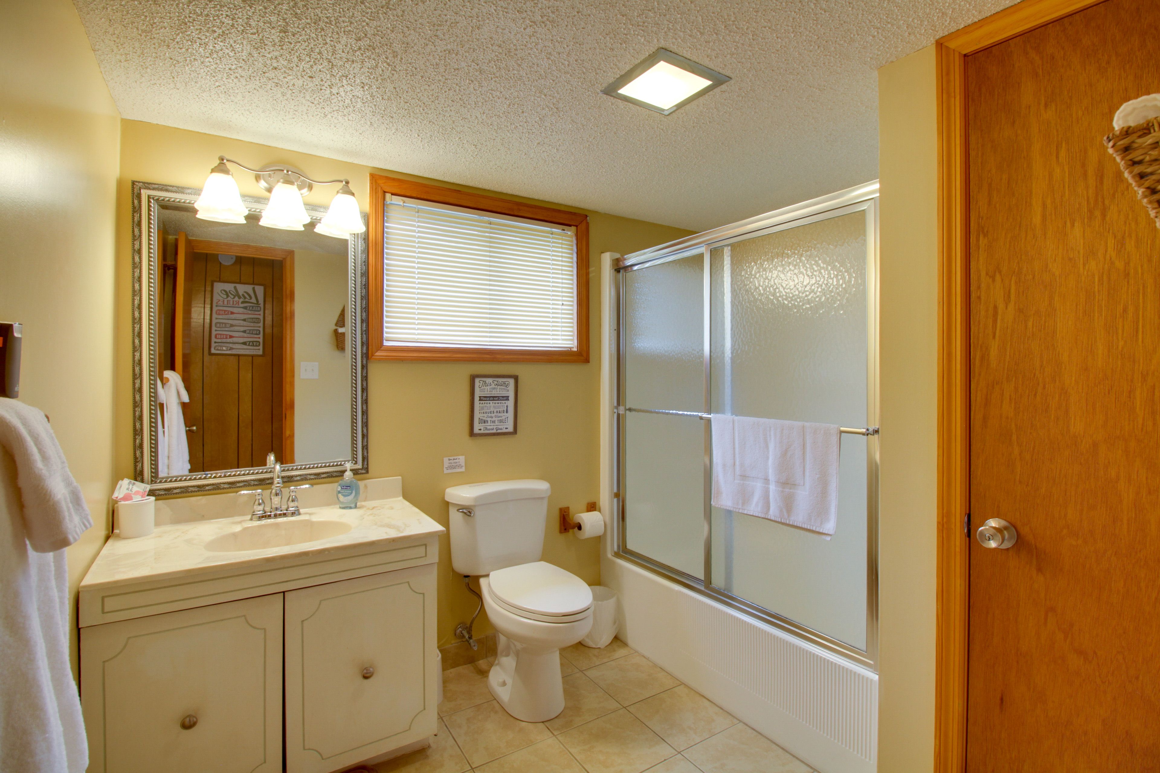 Bathroom | Towels Provided