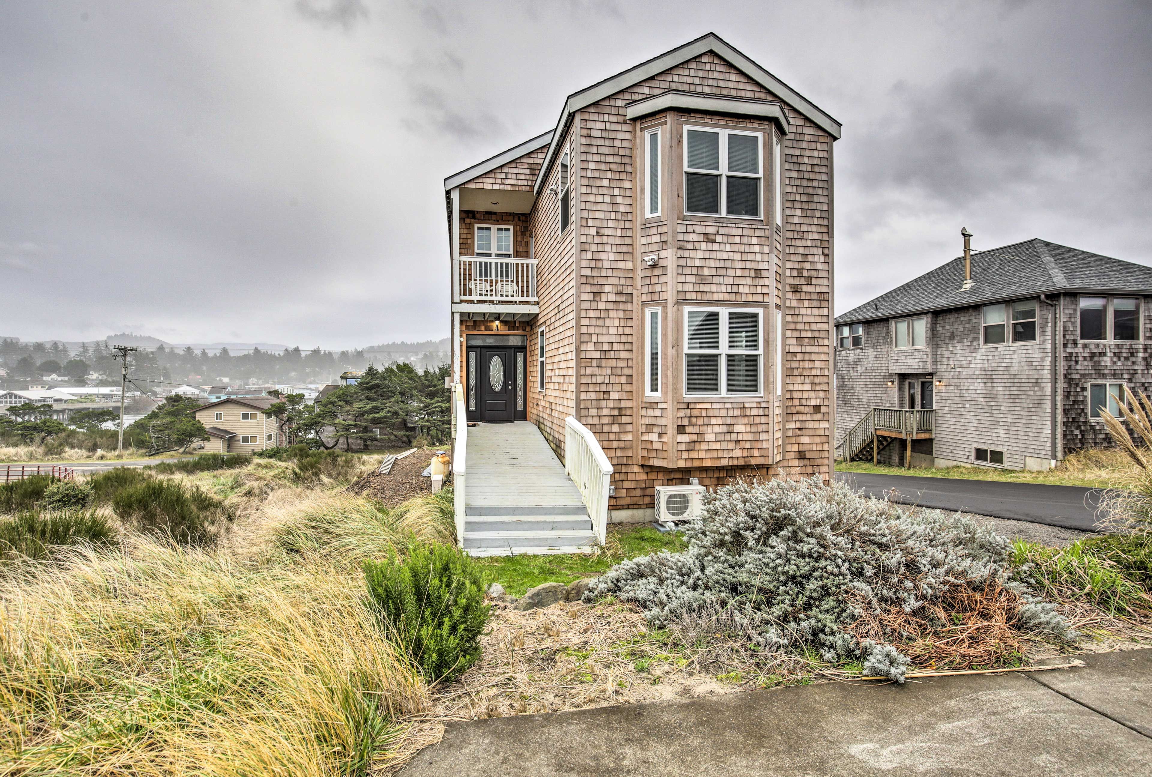 Exterior | 2 Steps + Entrance Ramp