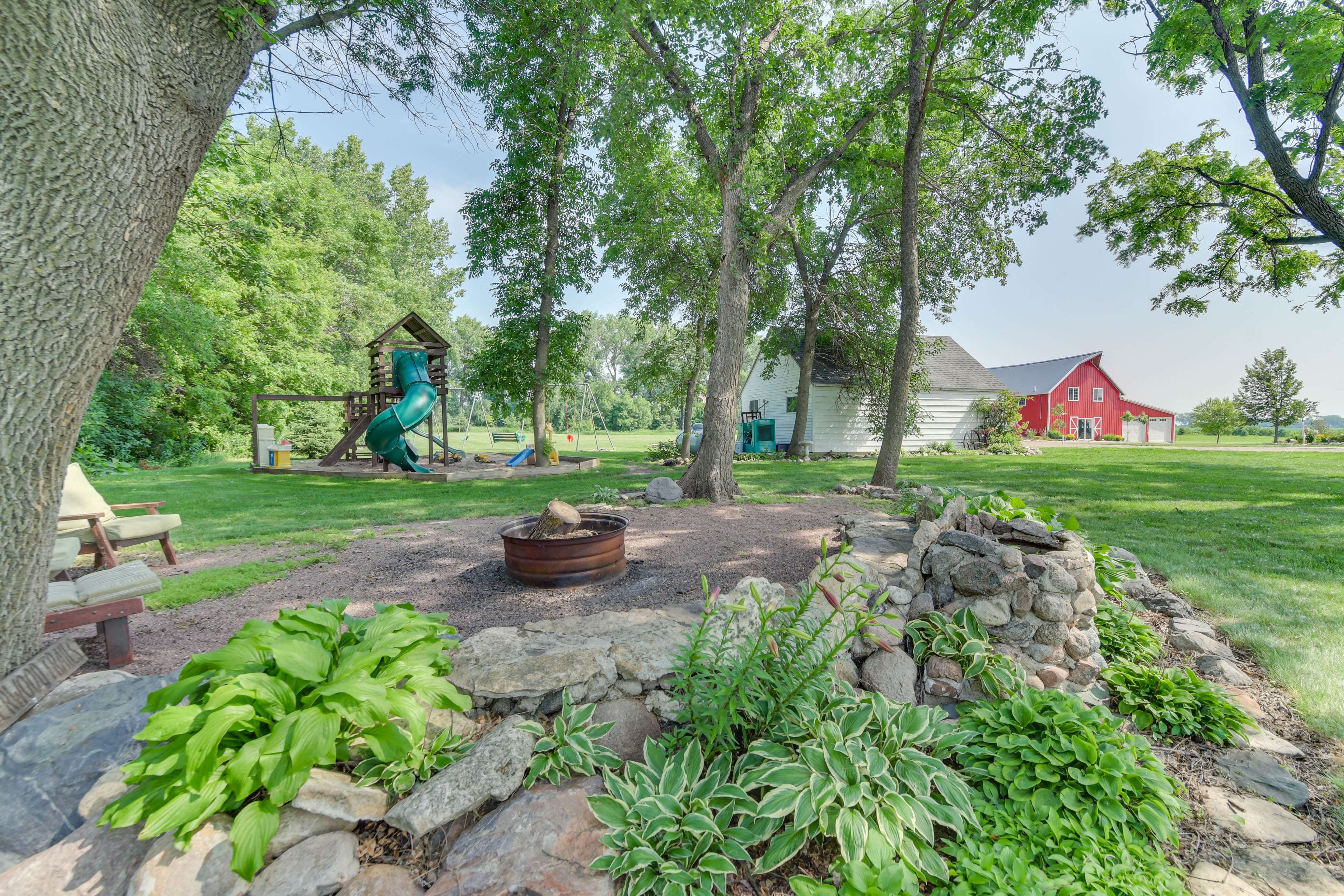 Spacious Yard | Playset | 2 Fire Pits | Basketball Court | Volleyball Net