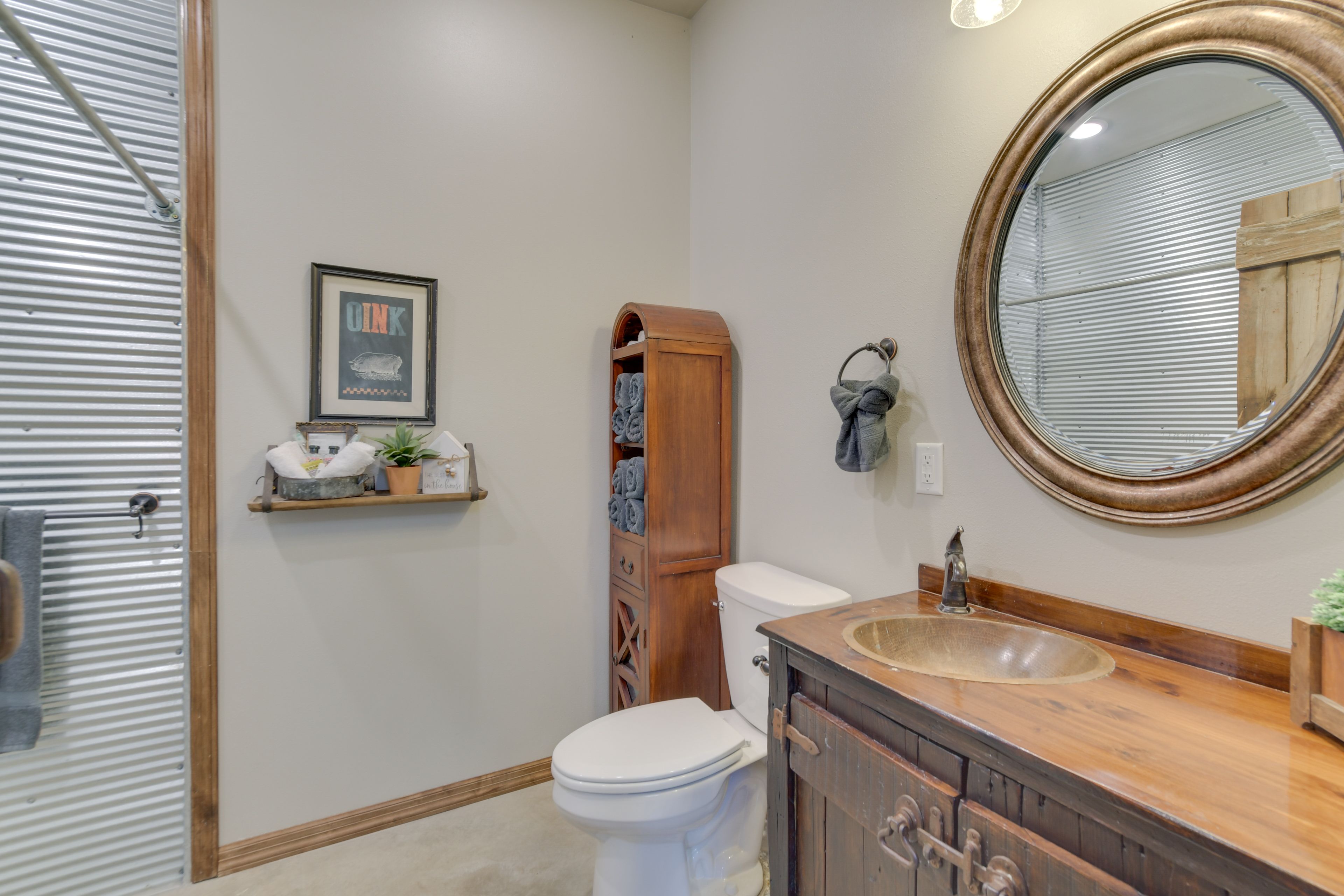Full Bathroom | Towels & Linens Provided