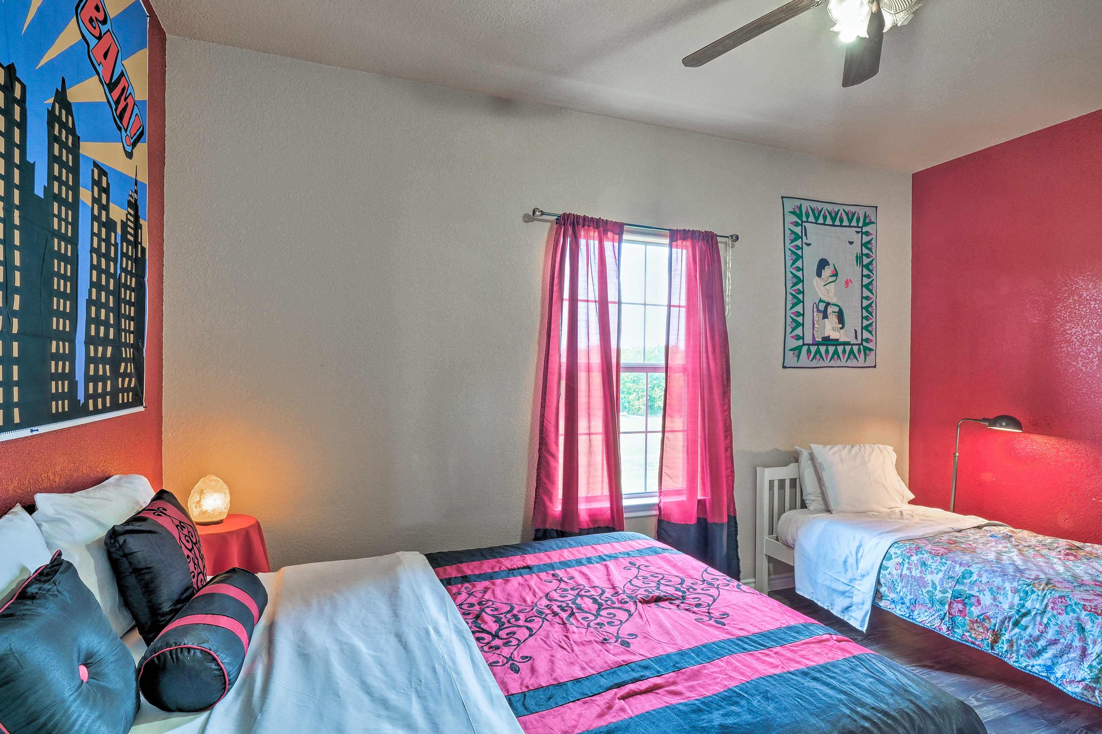 You'll find a queen bed and twin bed in this room.