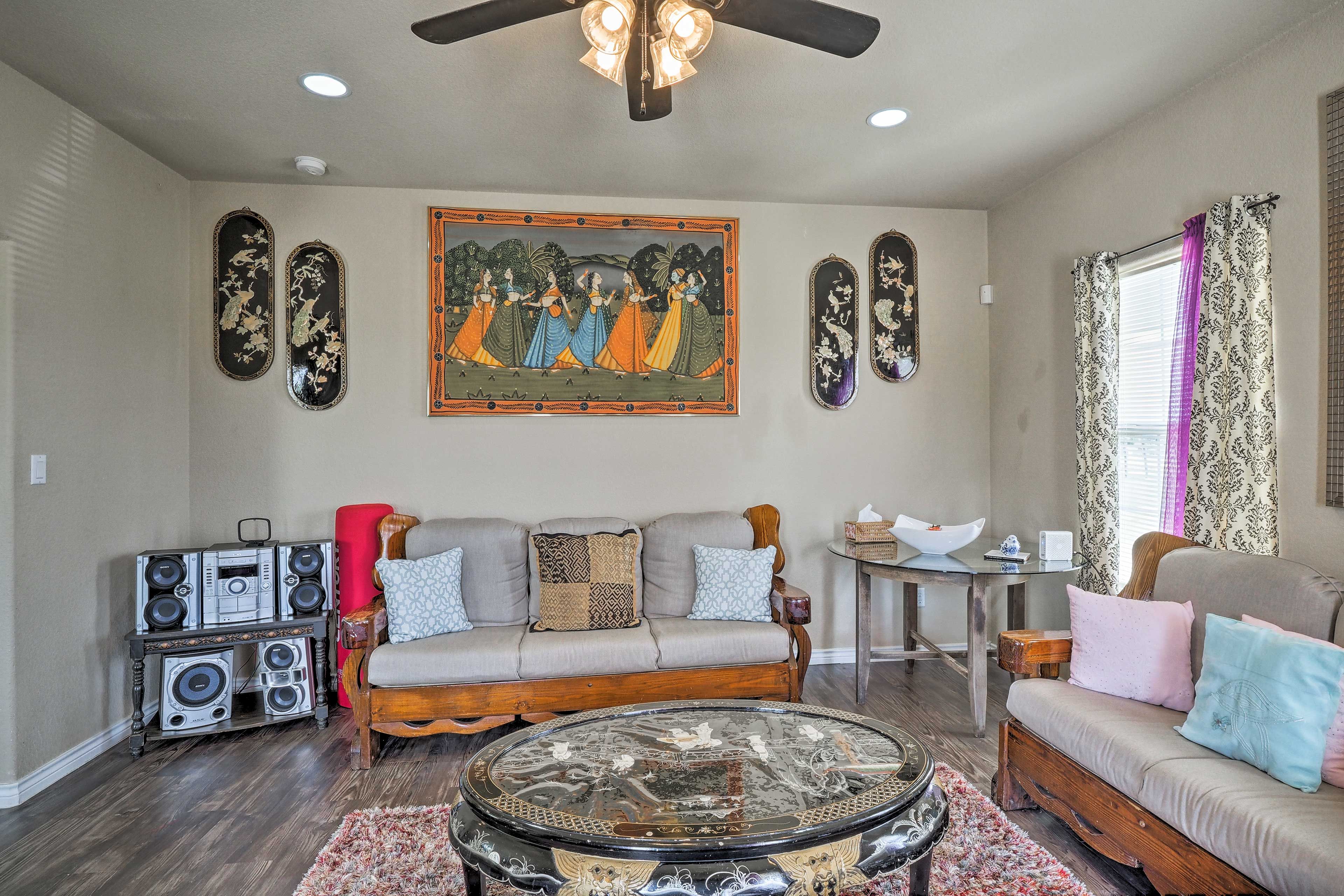 Play your favorite tunes while you relax in the sitting area.