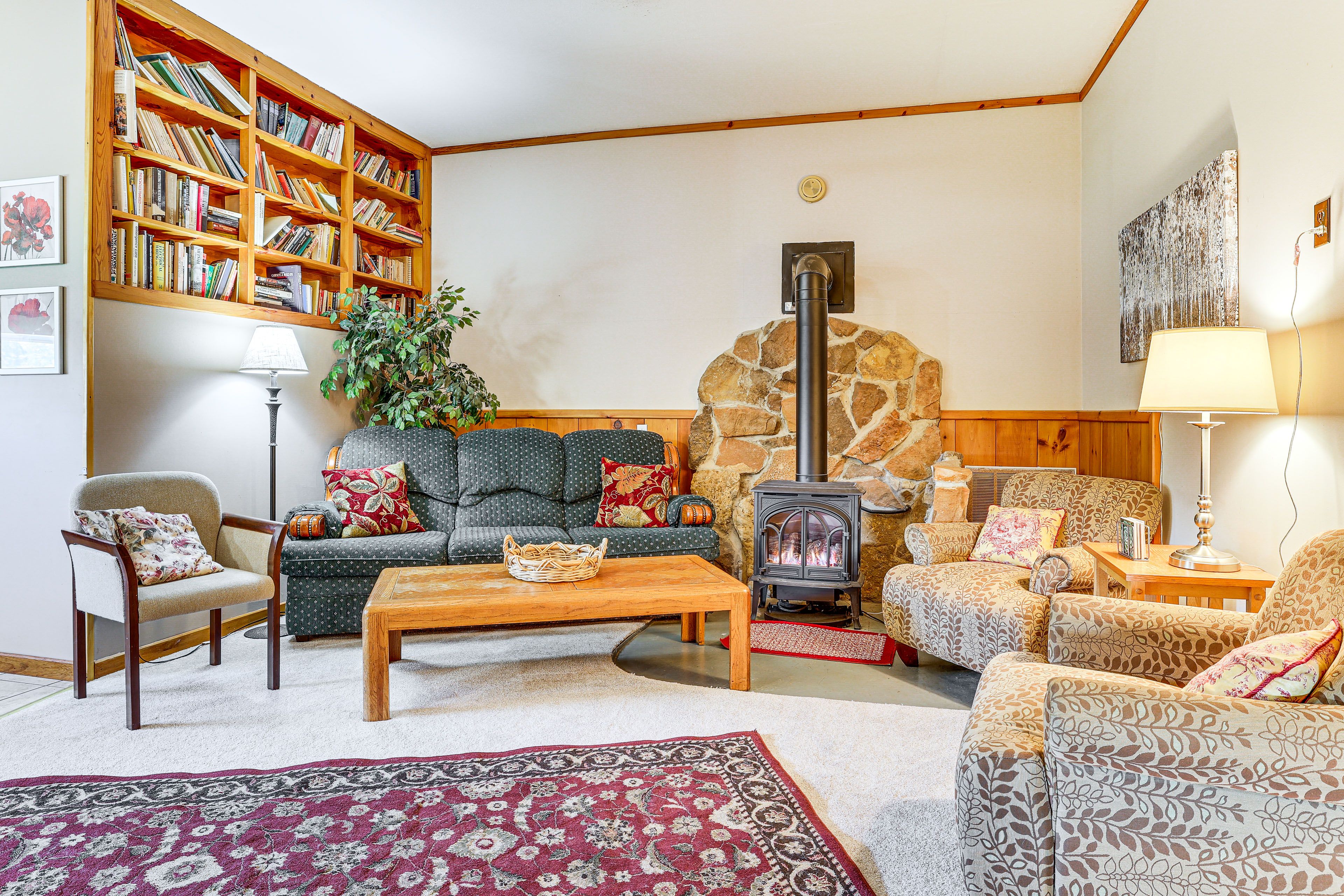 Living Room | Fireplace | Central Heating & A/C | Board Games