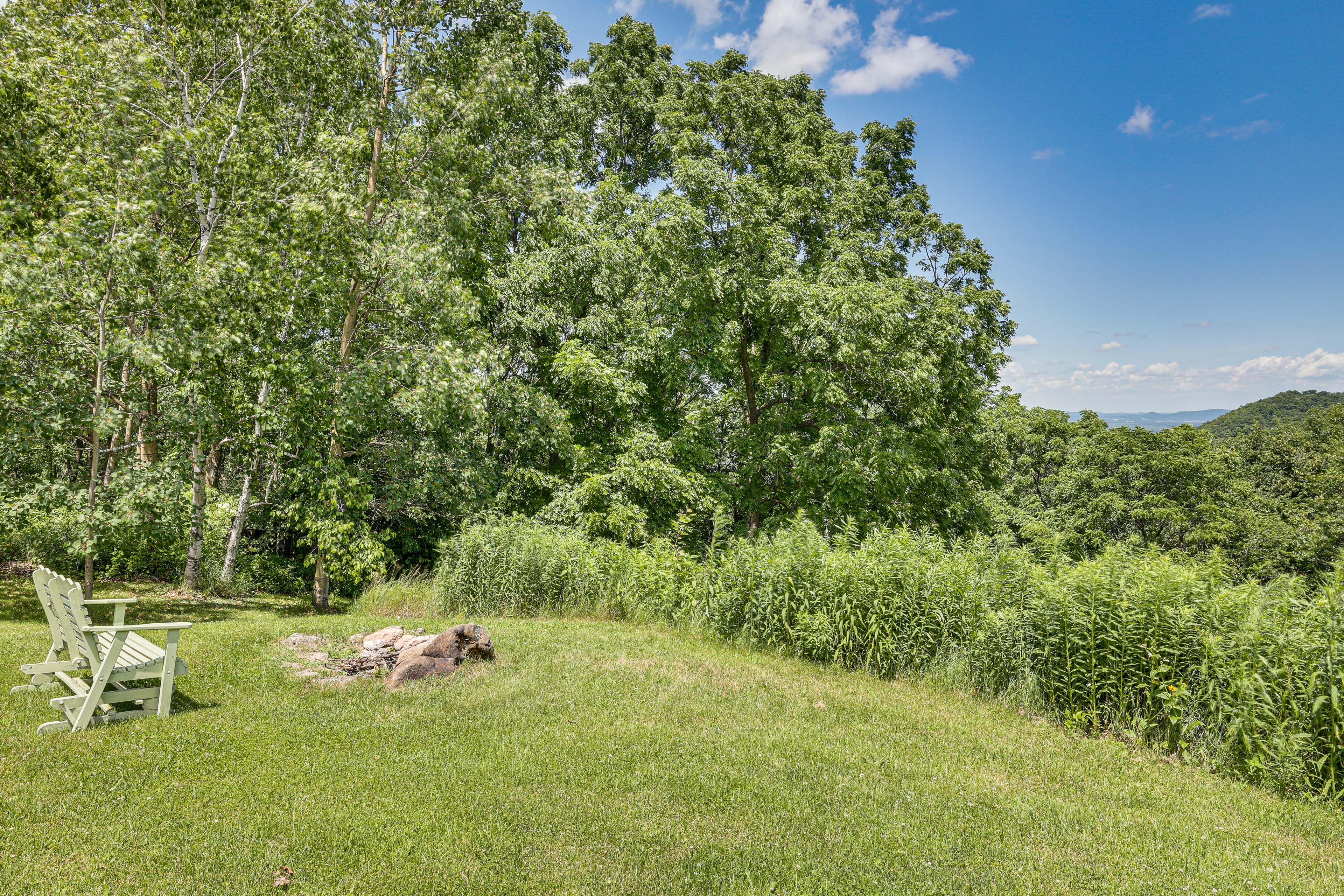 Private Yard | Fire Pit