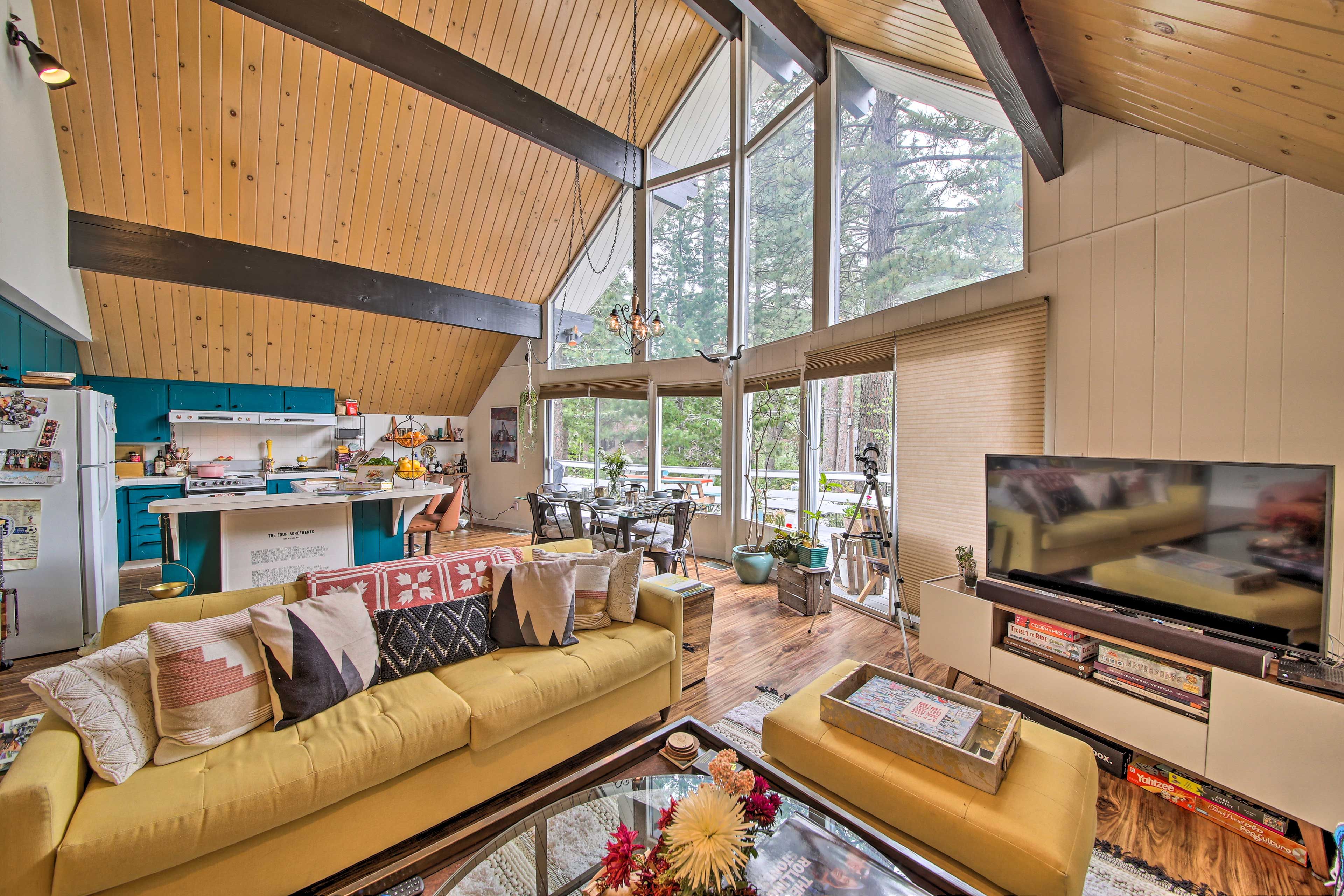 Living Area | Sleeper Sofa | Wood-Burning Fireplace