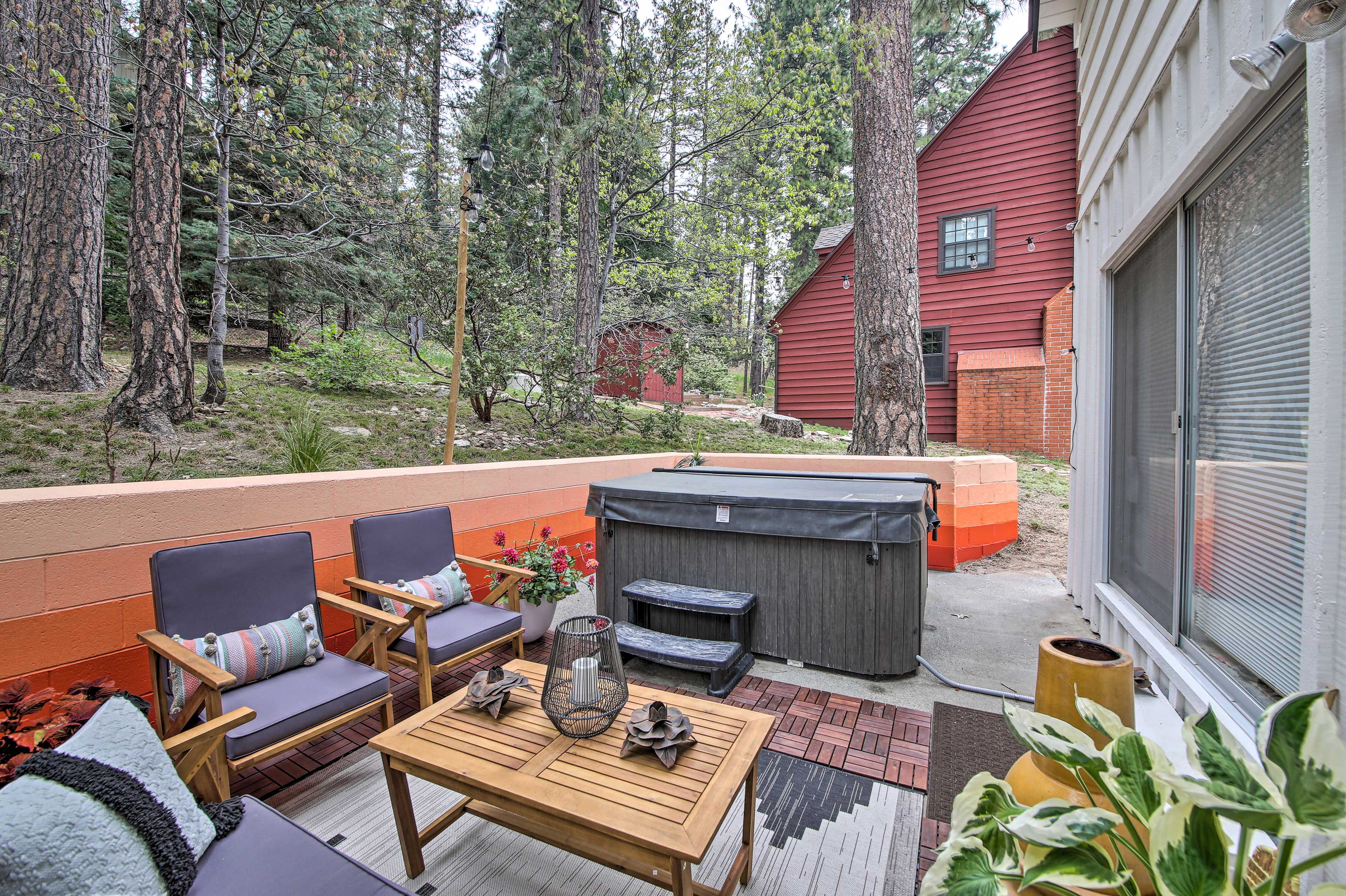 Private Patio w/ Hot Tub