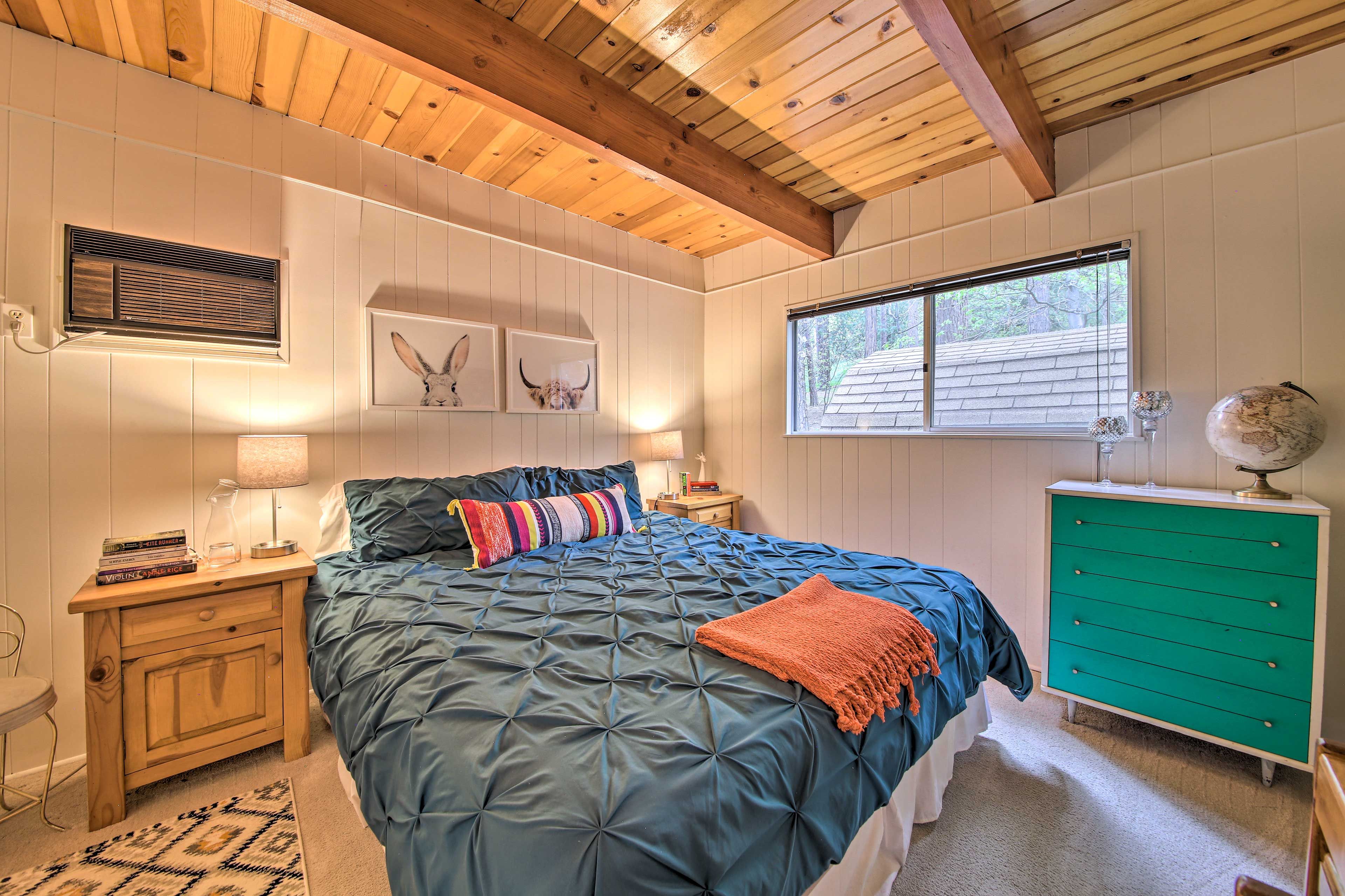Bedroom 1 | King Bed
