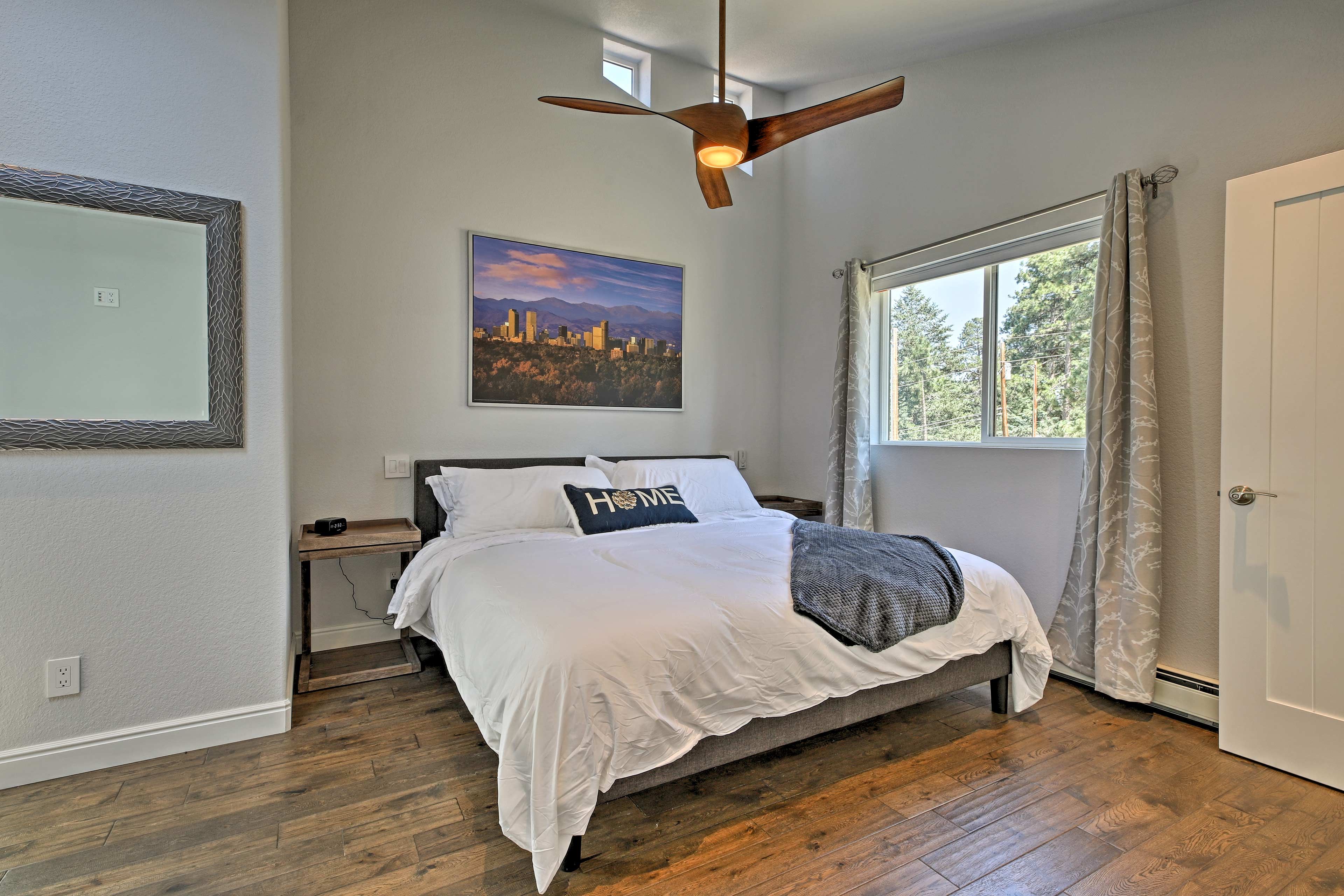 Bedroom 1 | King Bed