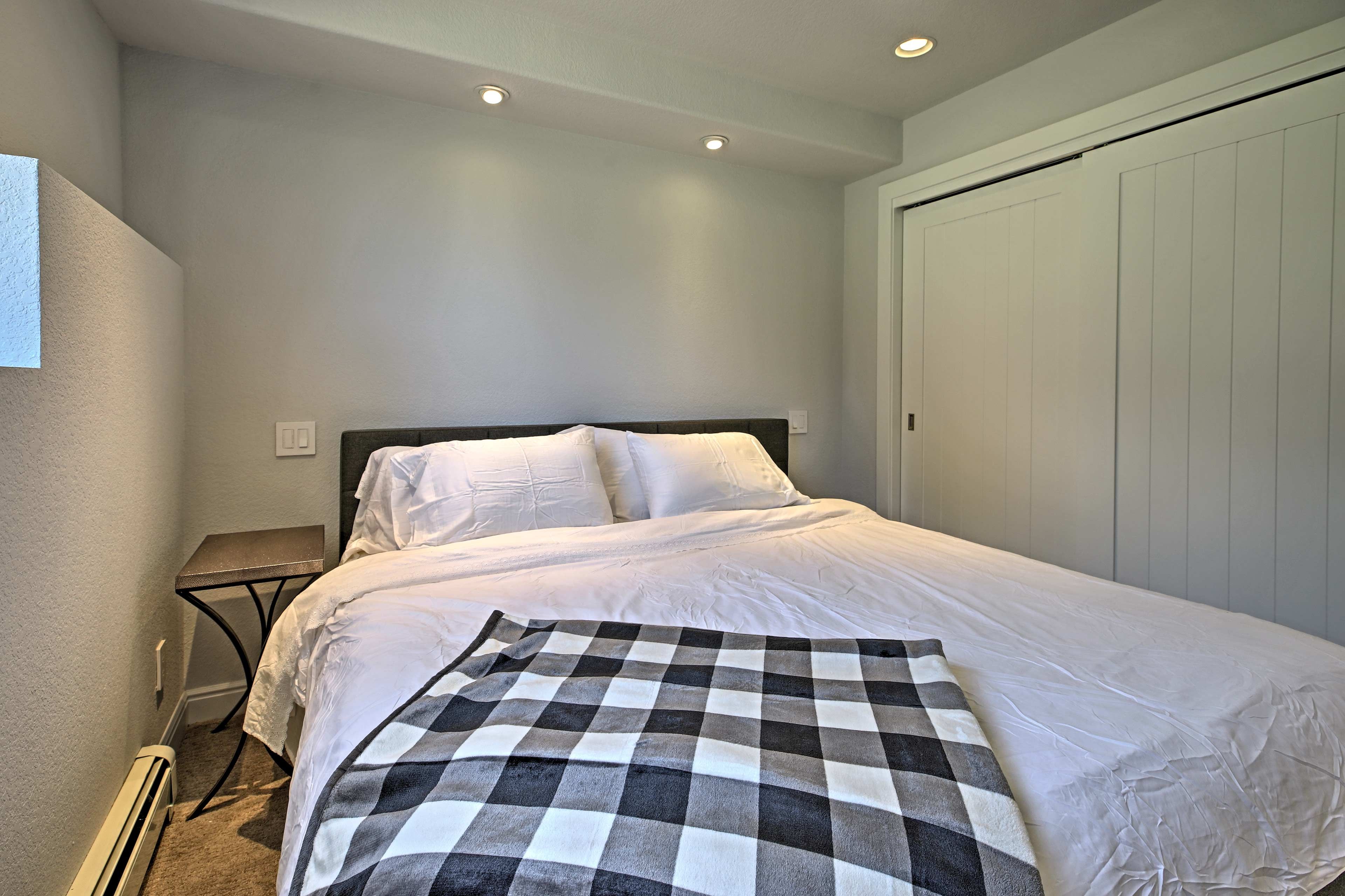 Bedroom 2 | King Bed