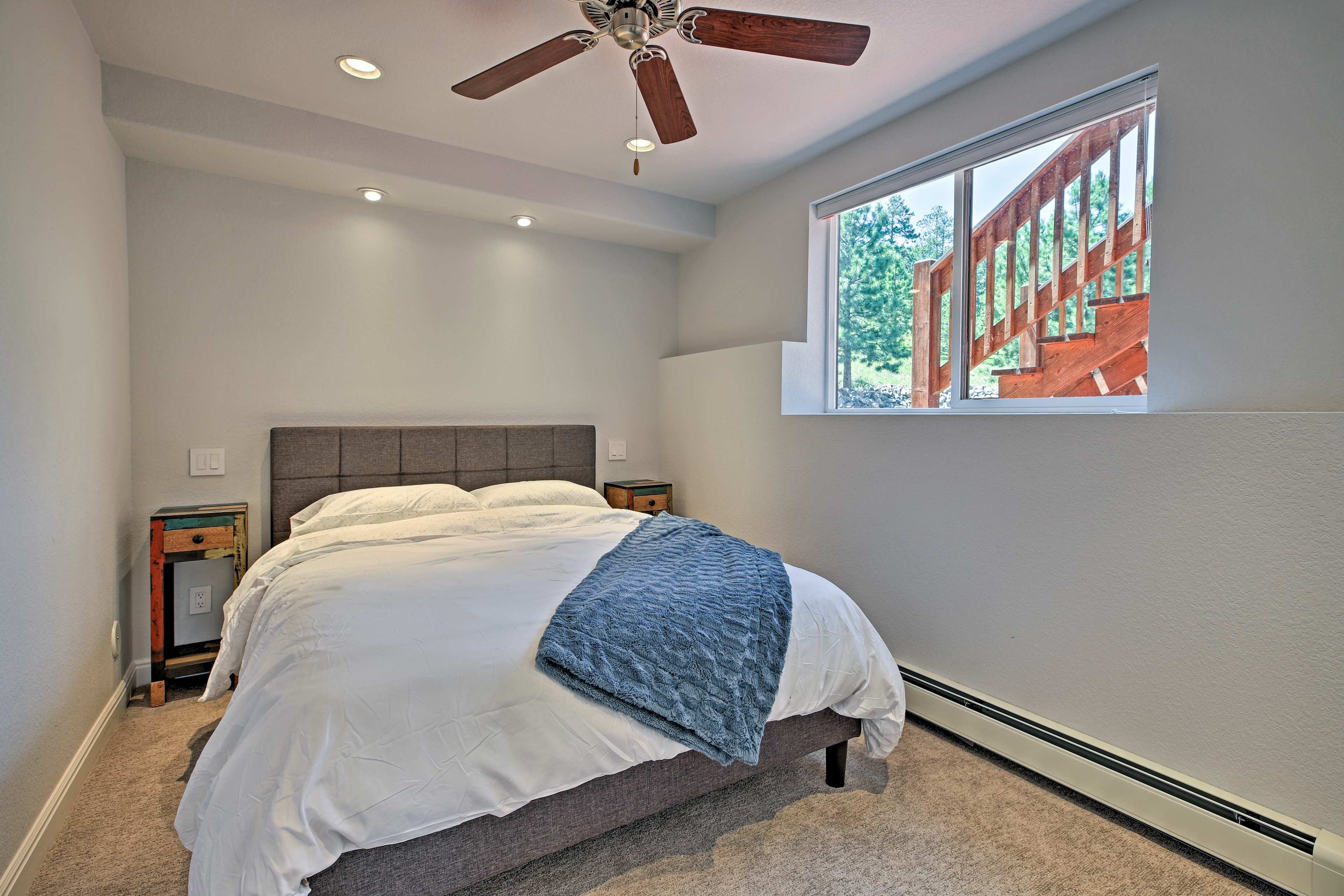 Bedroom 3 | Queen Bed