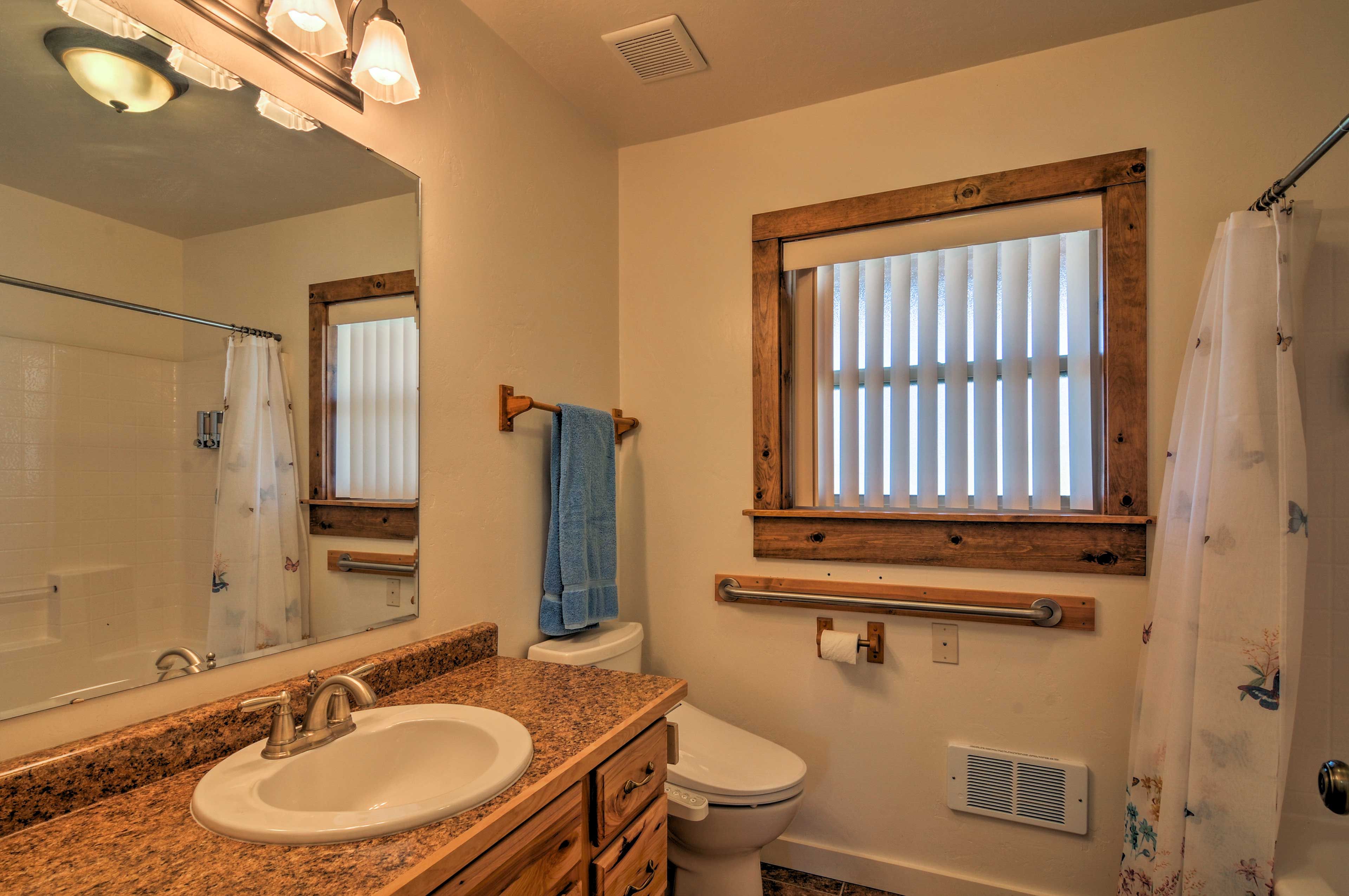 Full Bathroom | Towels Provided | 1st Floor