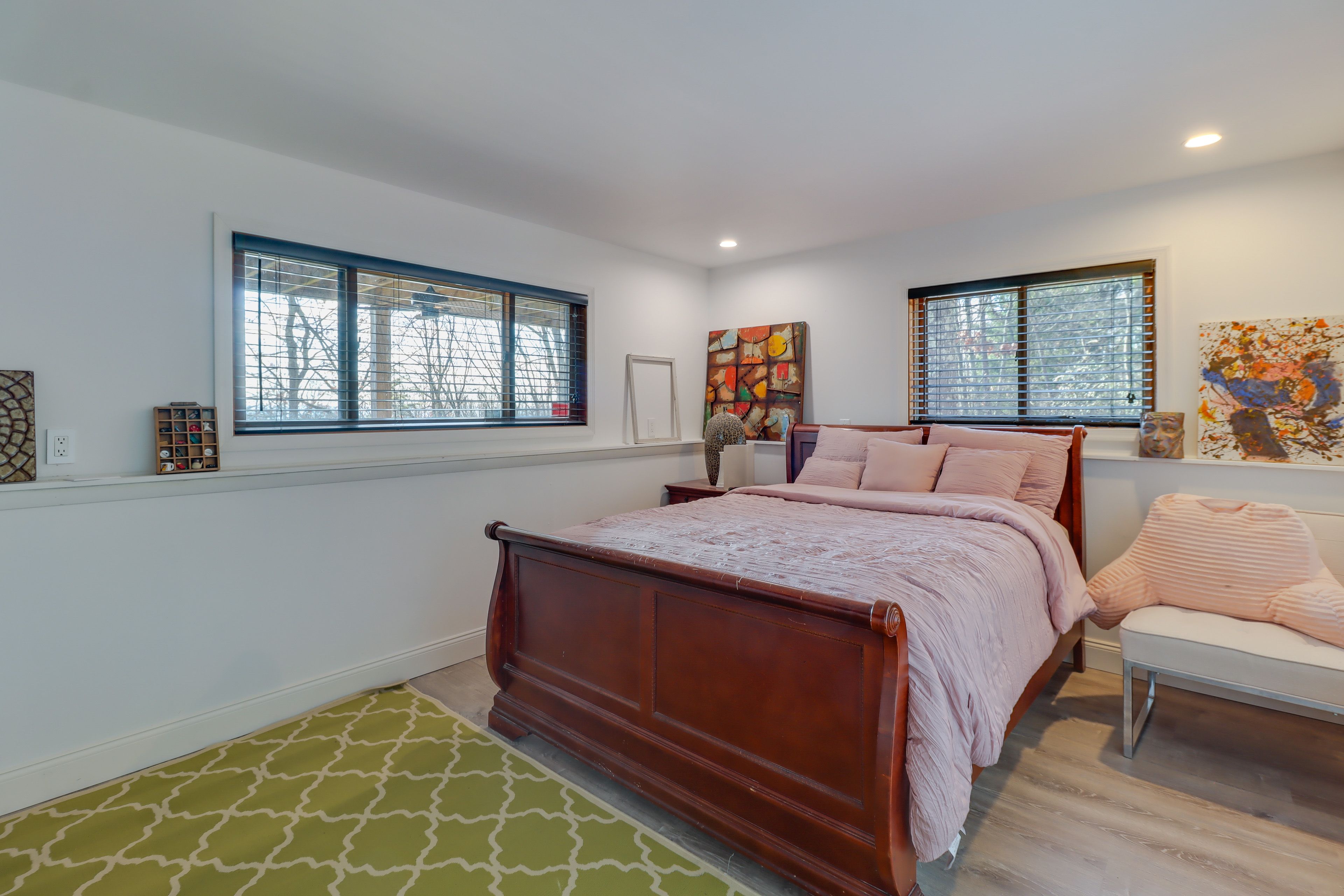 Bedroom 1 | Queen Bed