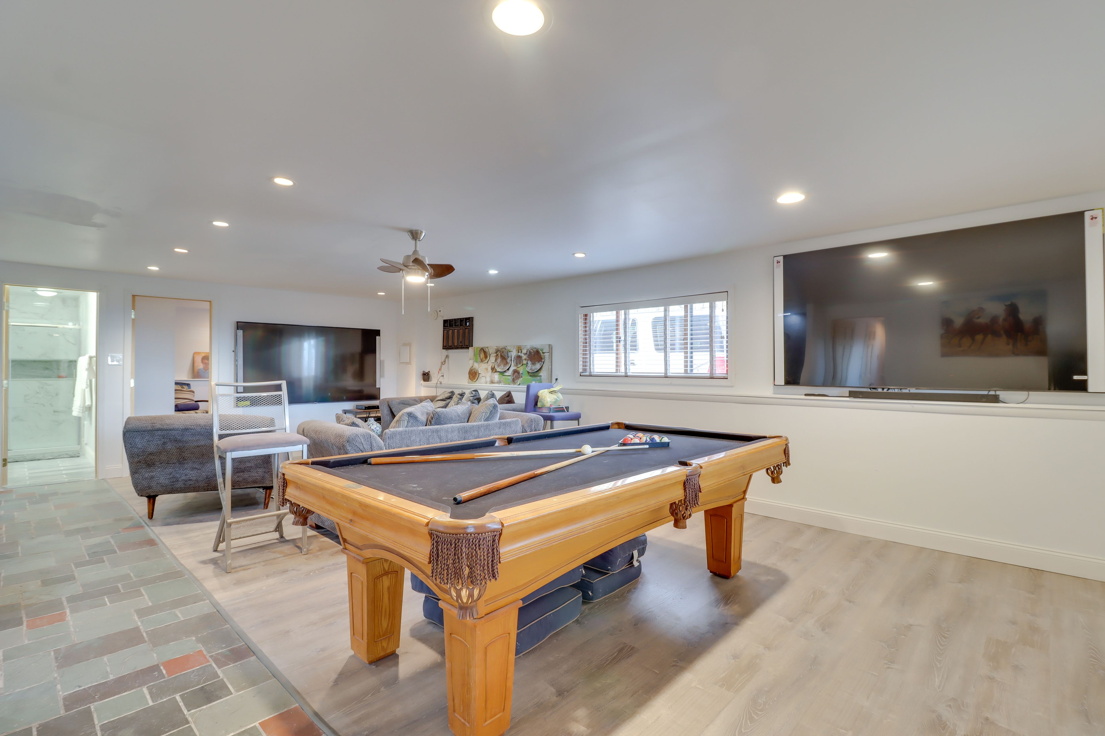 Den | Lower Level | Bar | Pool Table