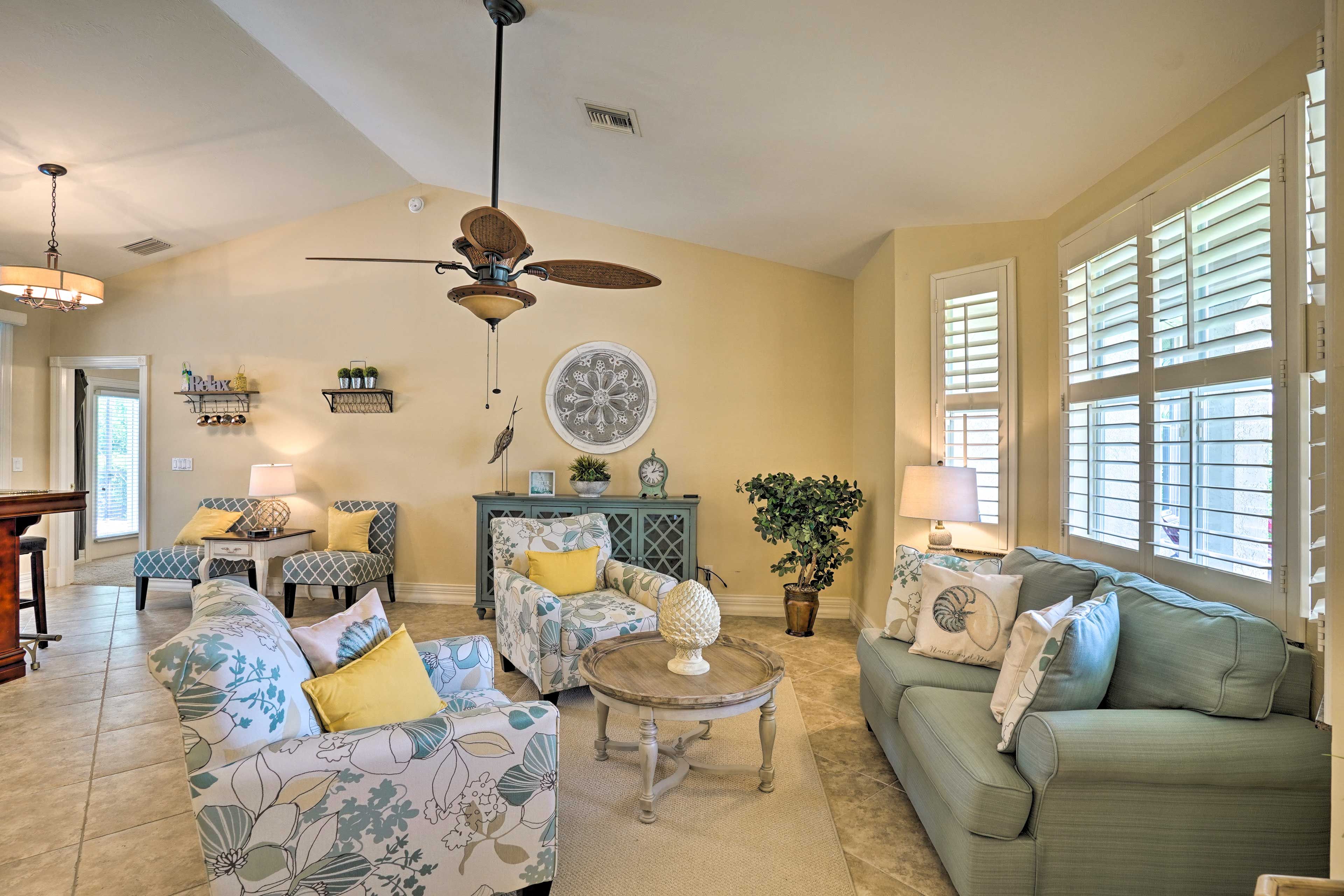 Family Room | Queen Sleeper Sofa