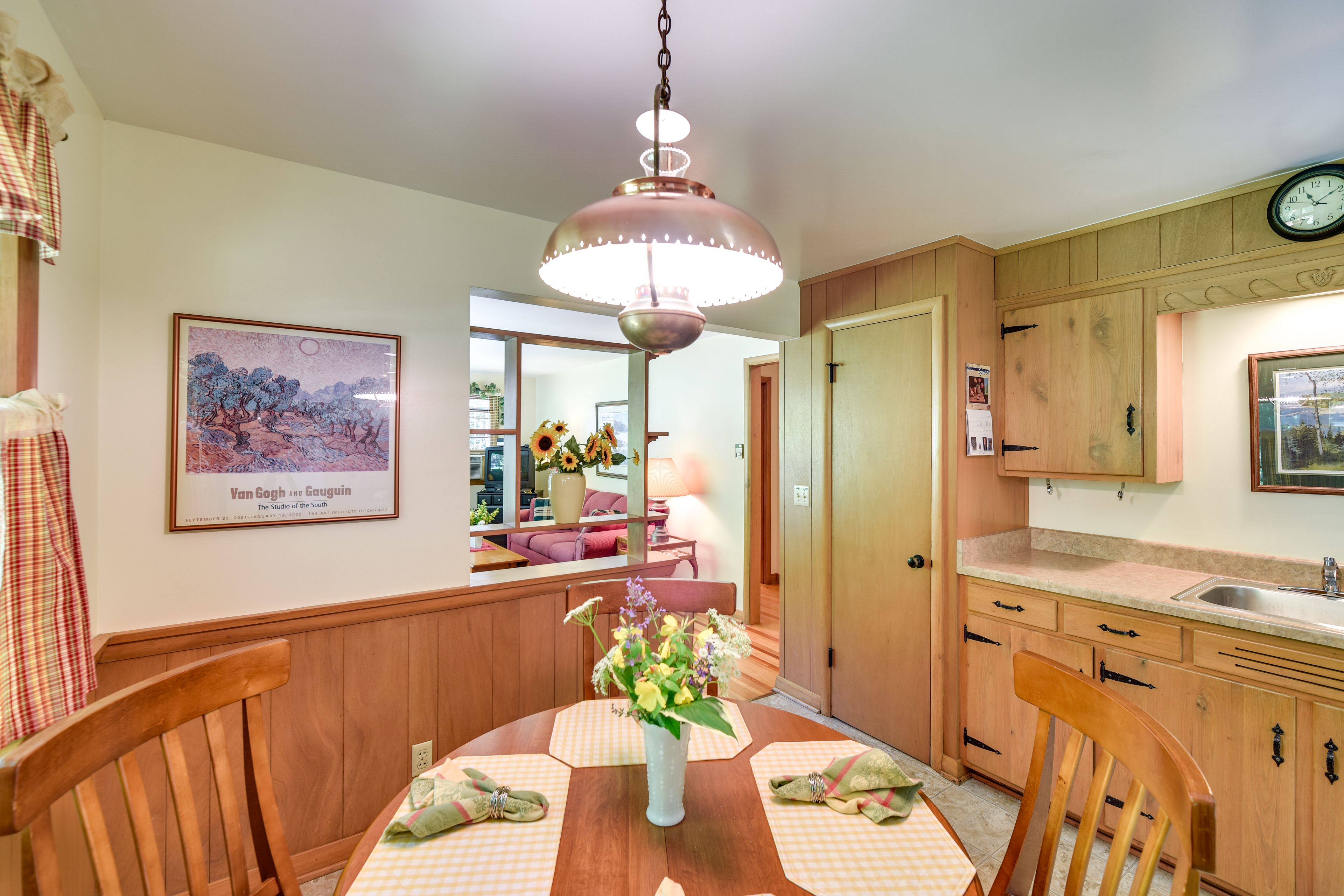 Dining Table | Dishware & Flatware Provided