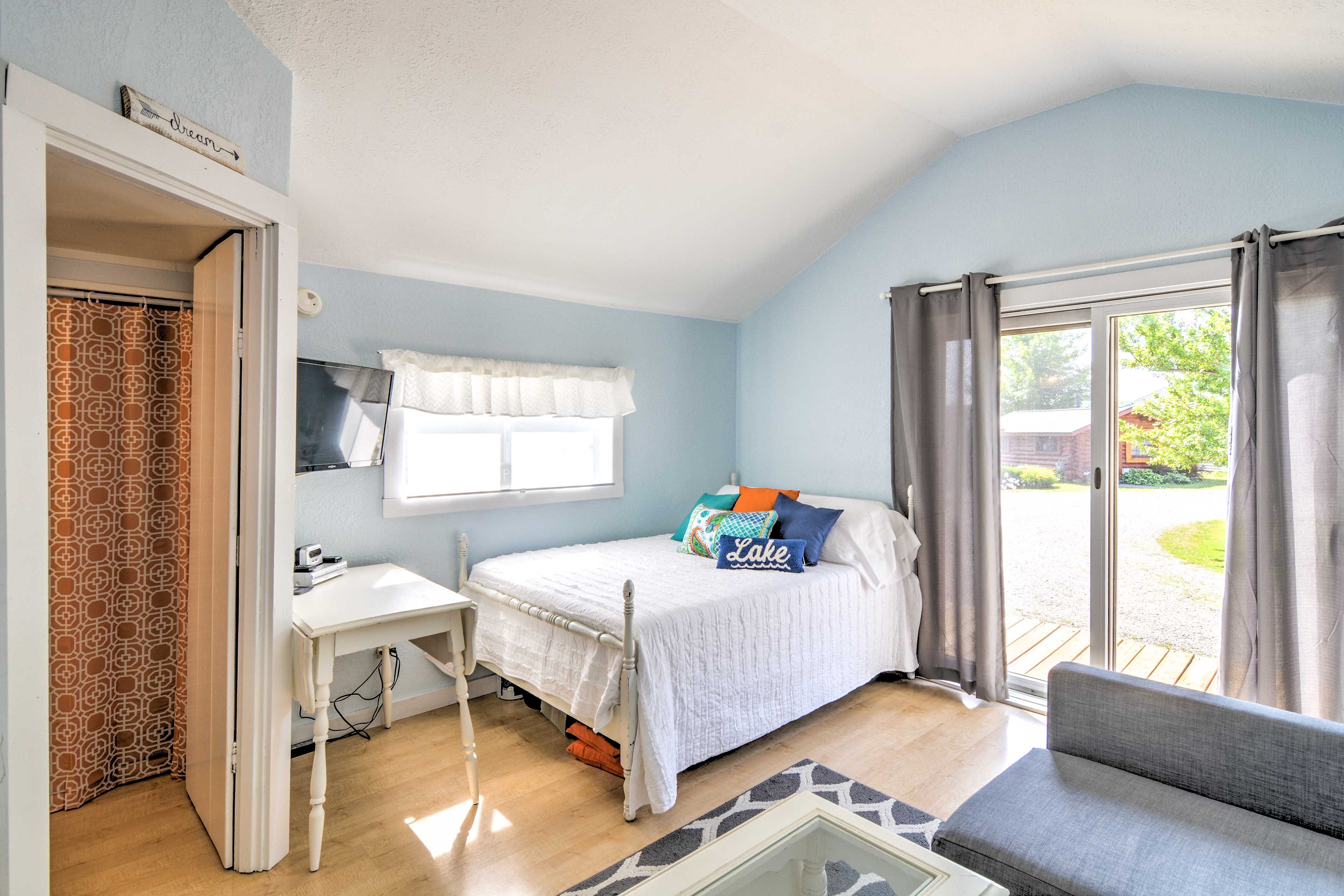 Studio Interior | Full Bed | Full Sleeper Sofa | Linens Provided
