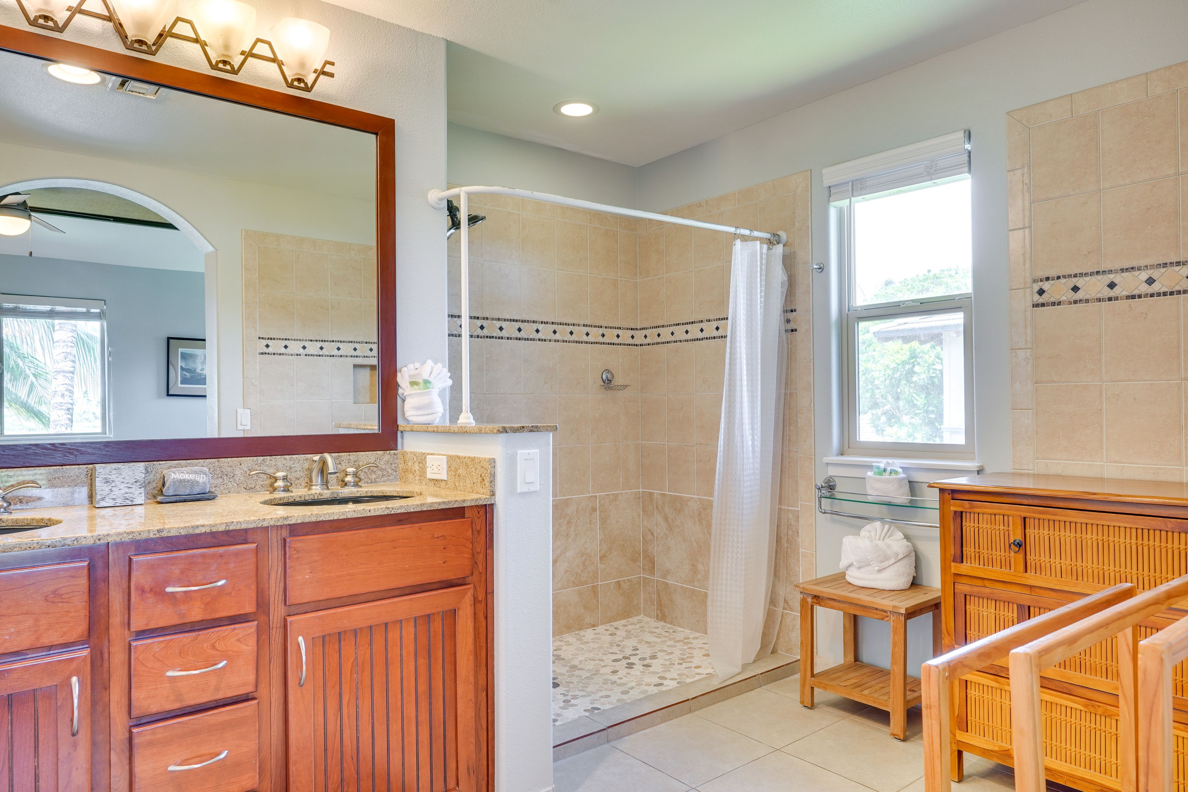 En-Suite Bathroom | Towels Provided