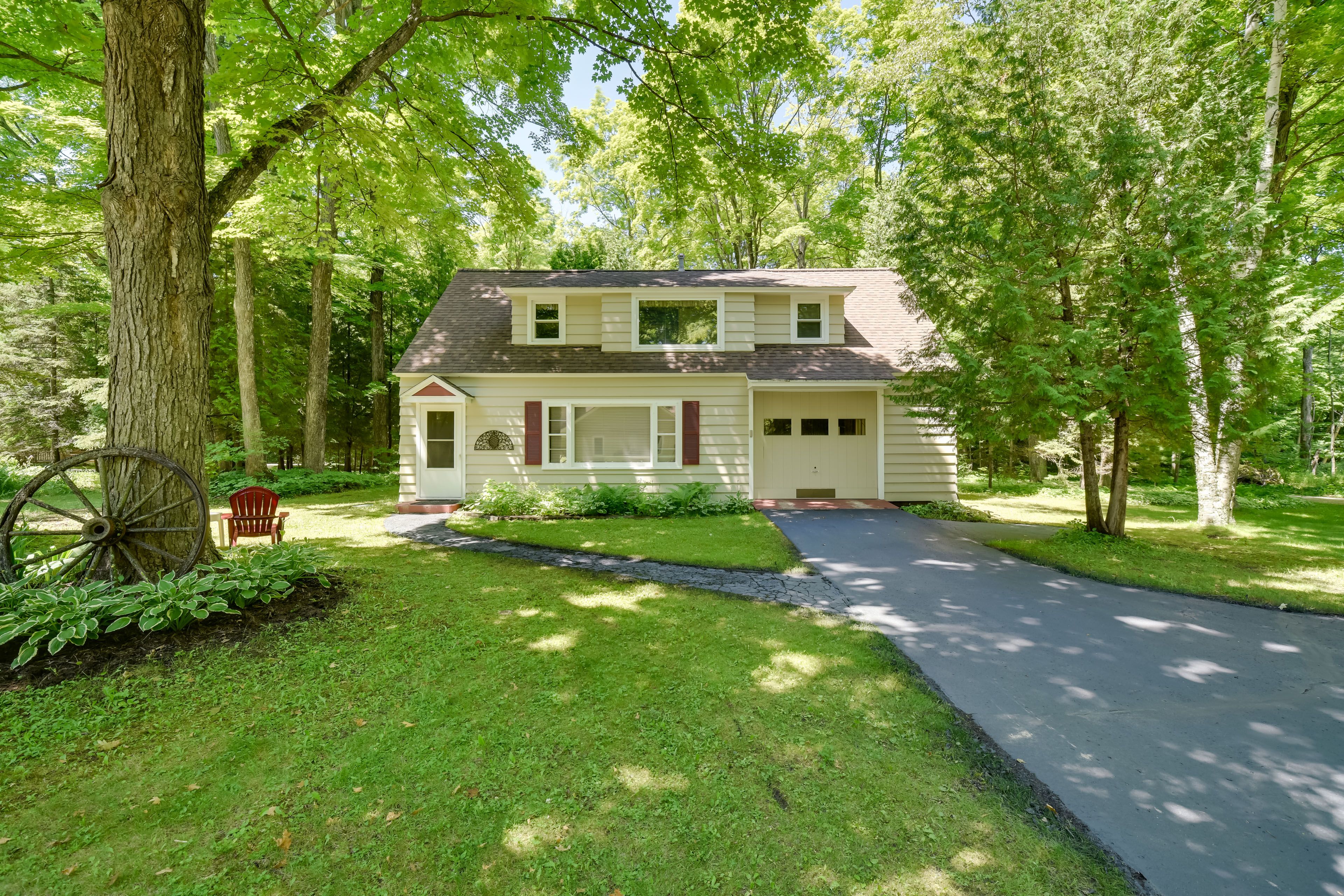 Parking | Driveway (2 Vehicles)