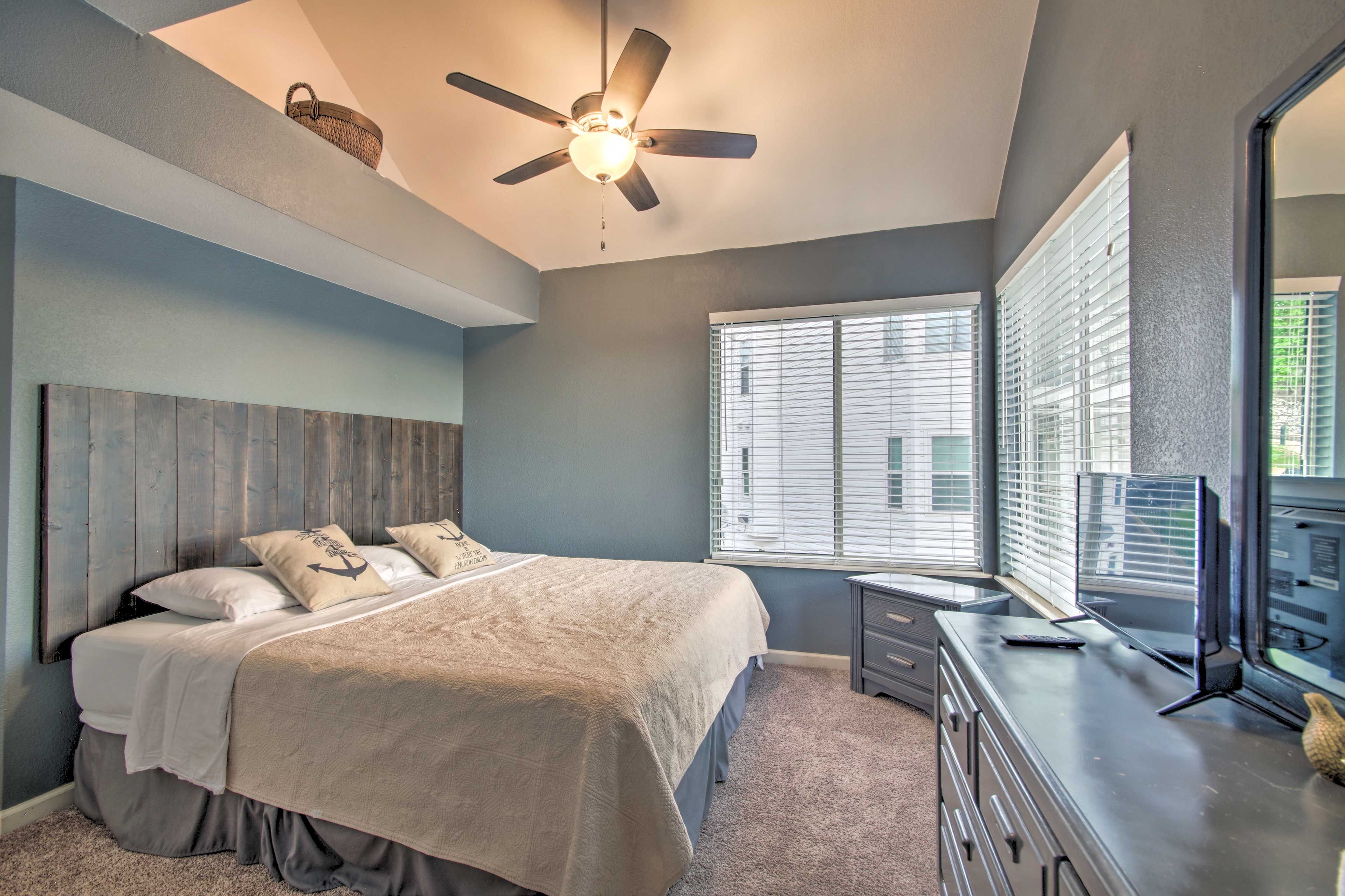 Bedroom 4 | King Bed