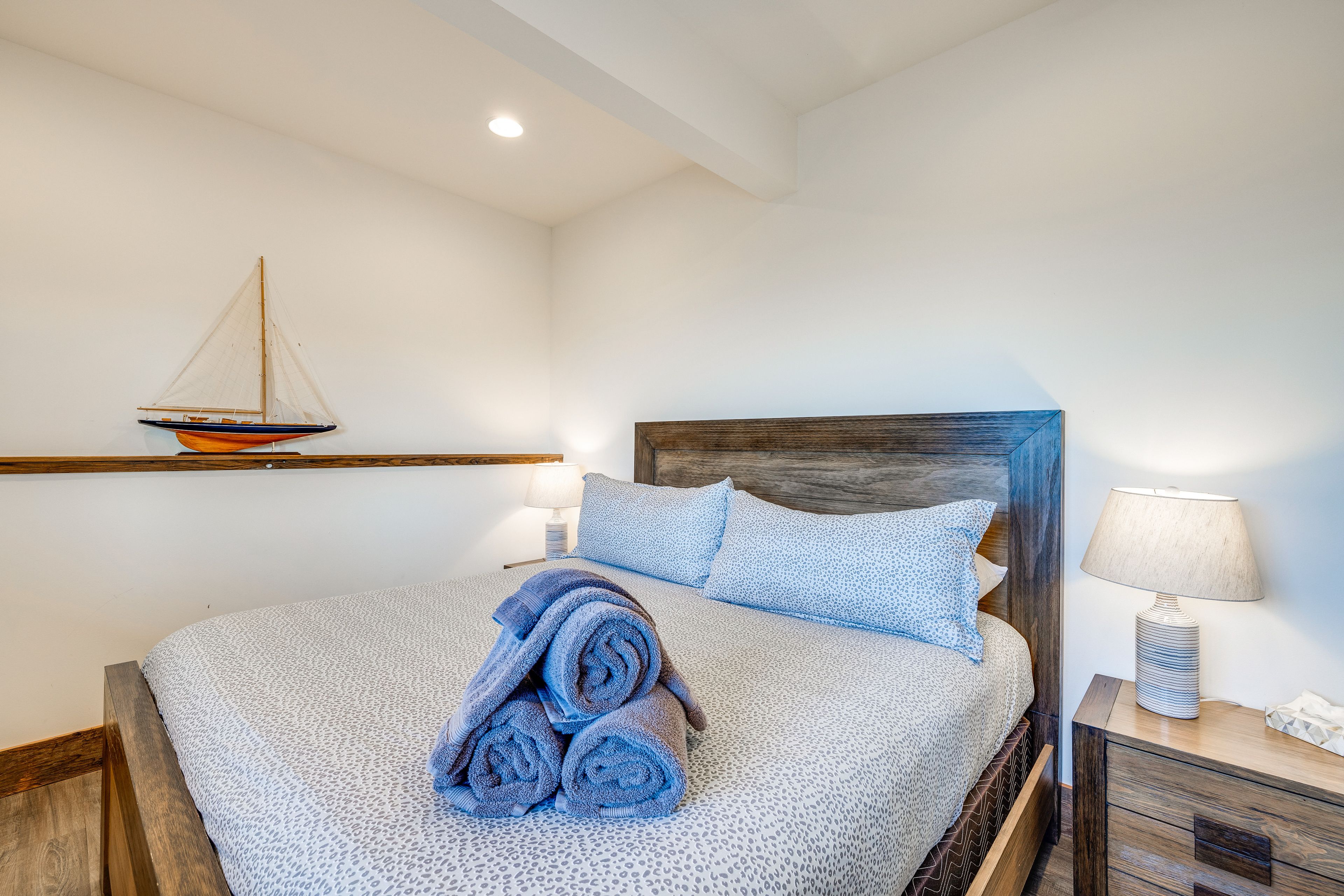 Bedroom 4 | King Bed