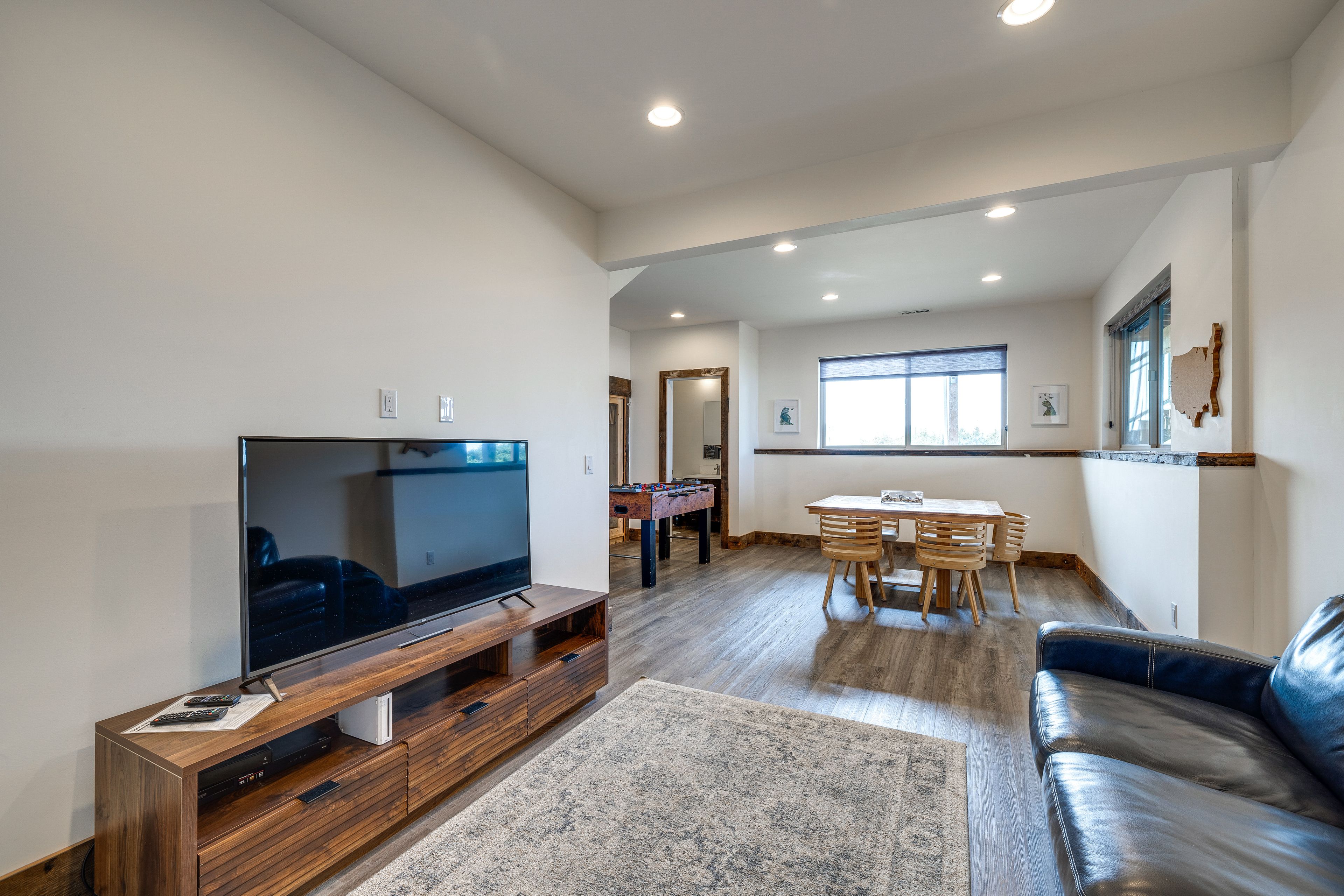 Living Room | Queen Sleeper Sofa | 55' Smart TV | Foosball | Sauna