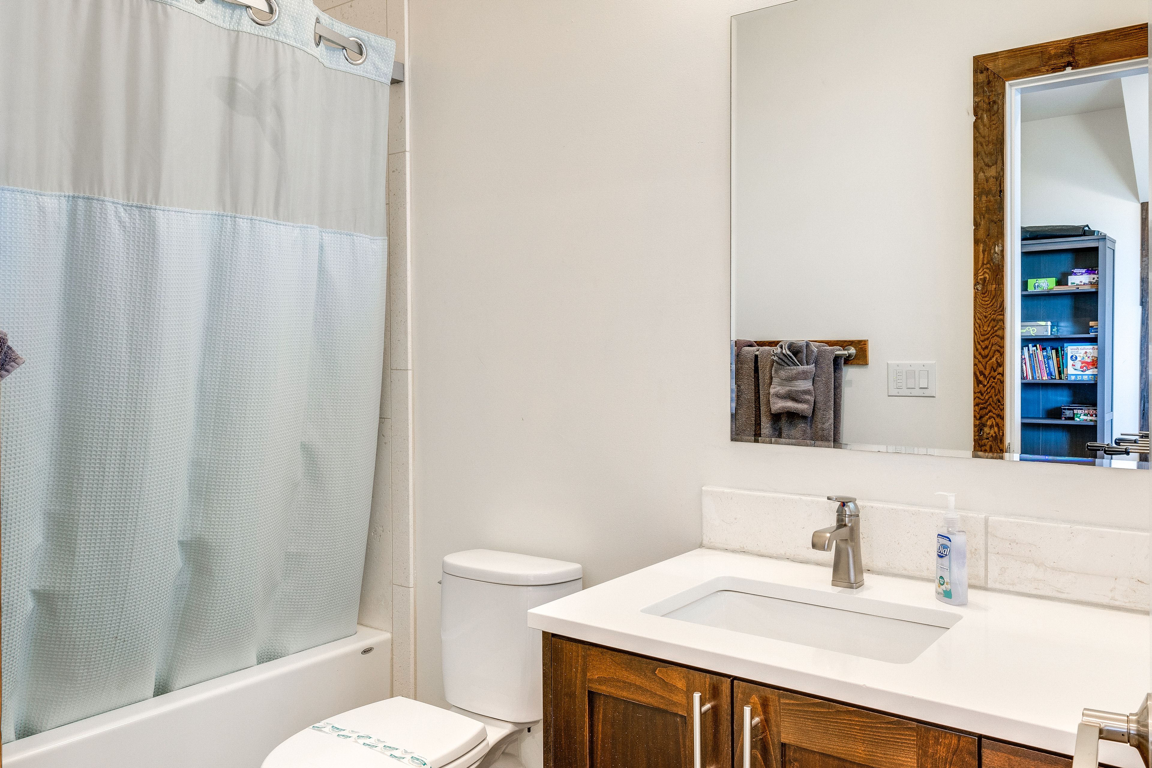 Full Bathroom